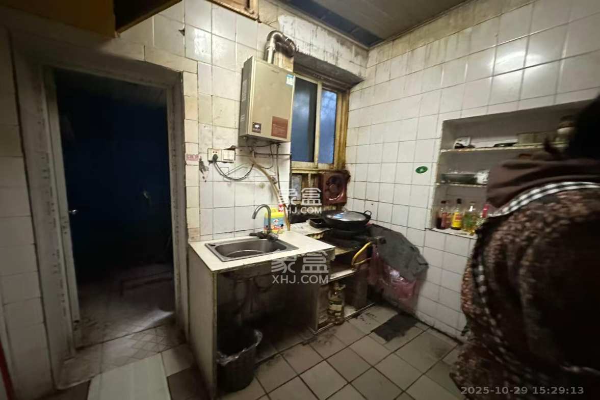 桂花二村  2室2厅2卫    1500.0元/月 桂花二村  2室2厅2卫    1500.0元/月室内图