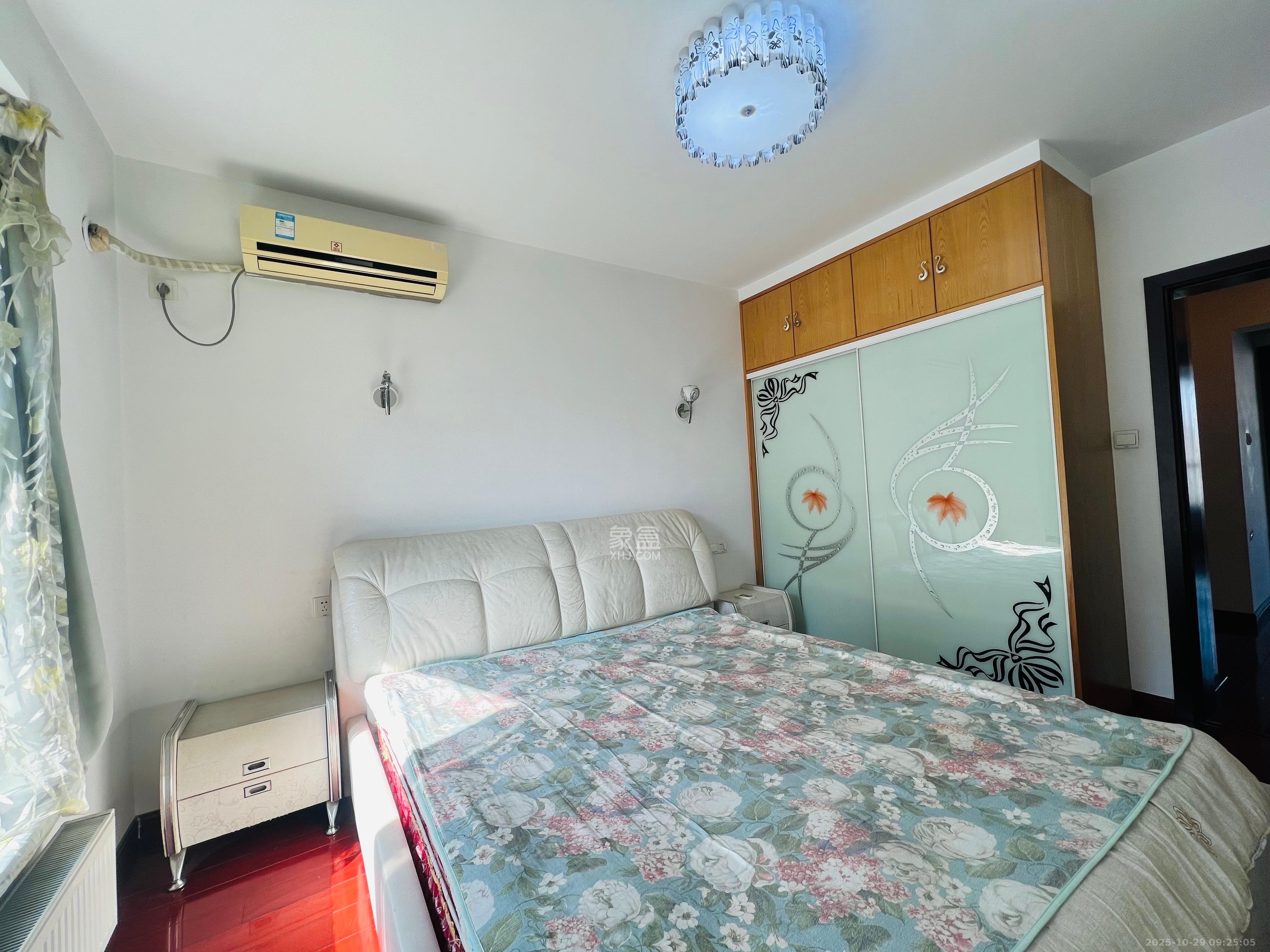 西子花苑  3室2厅2卫    3000.0元/月室内图