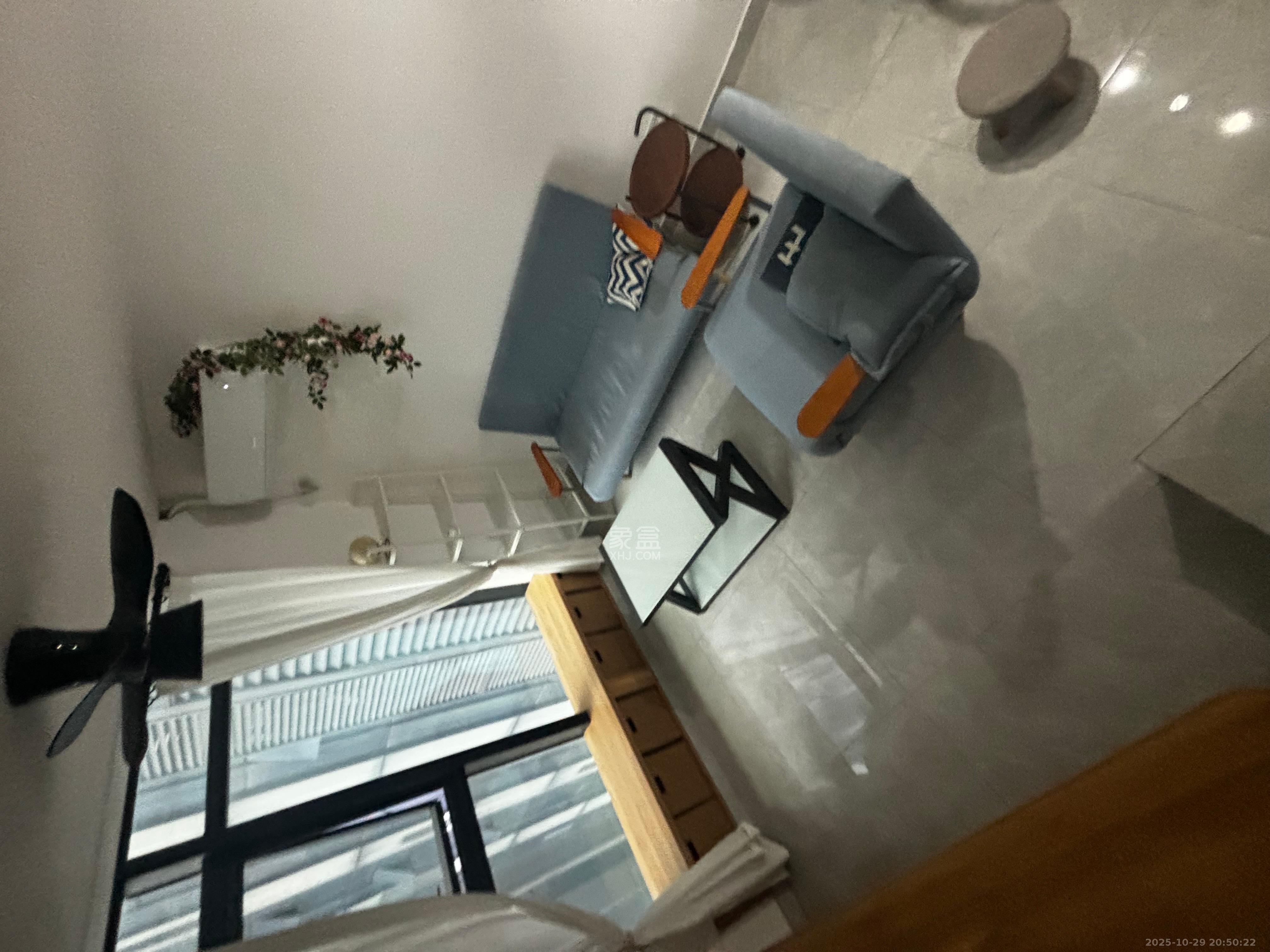 东盈商业广场(华泉城市广场)  1室0厅0卫    2000.0元/月 东盈商业广场(华泉城市广场)  1室0厅0卫    2000.0元/月室内图1