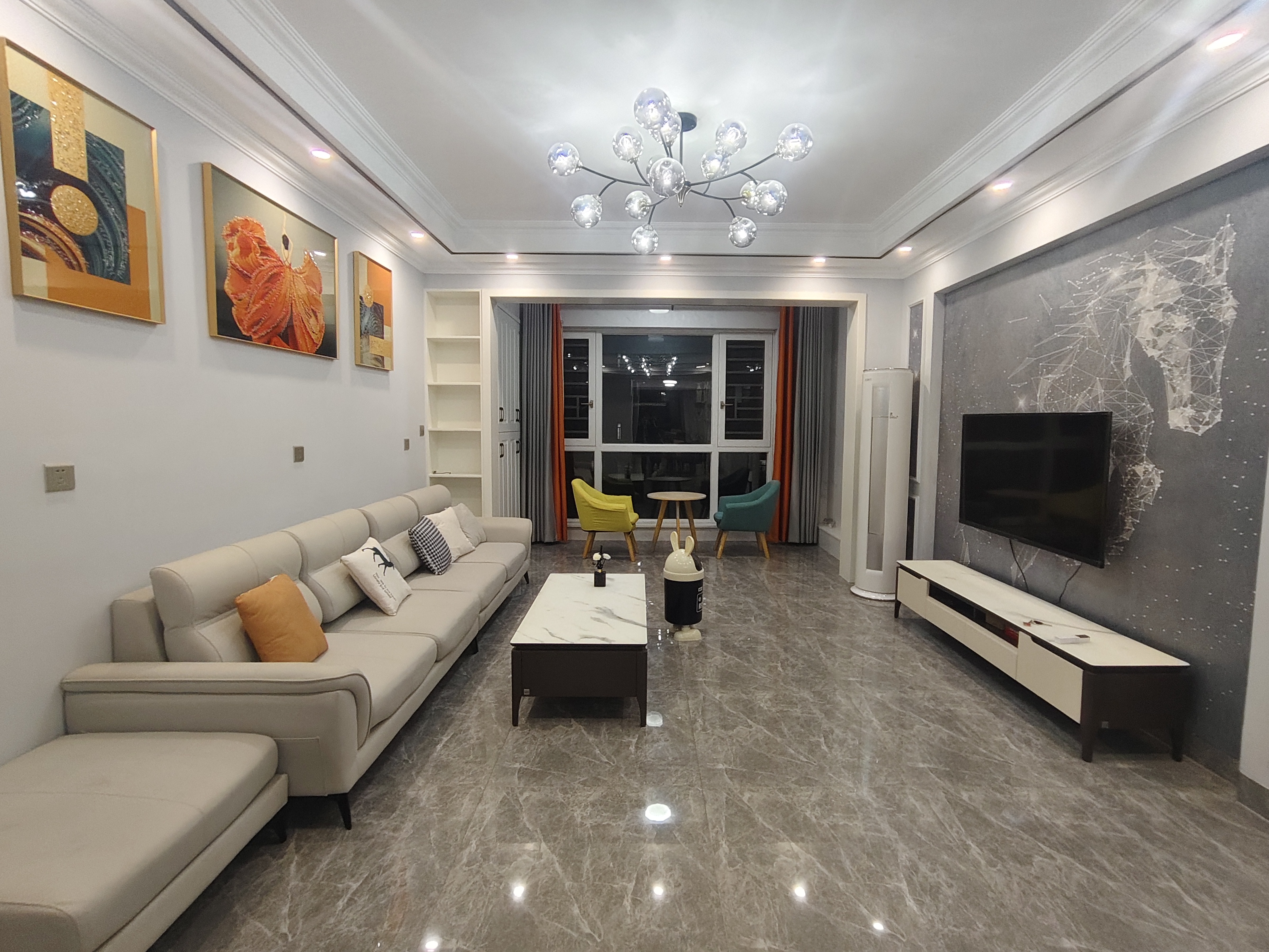 金水阳光  3室2厅2卫    2000.0元/月室内图