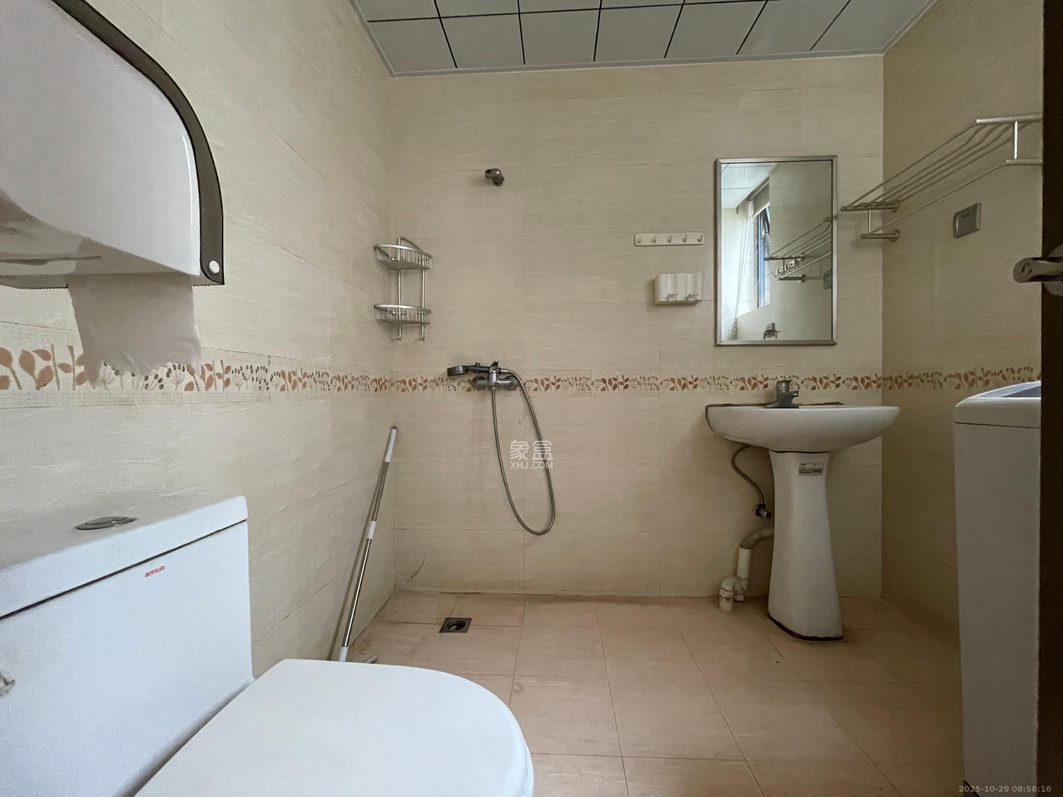 湘江世纪城悦江苑  1室2厅1卫    2100.0元/月 湘江世纪城悦江苑  1室2厅1卫    2100.0元/月室内图