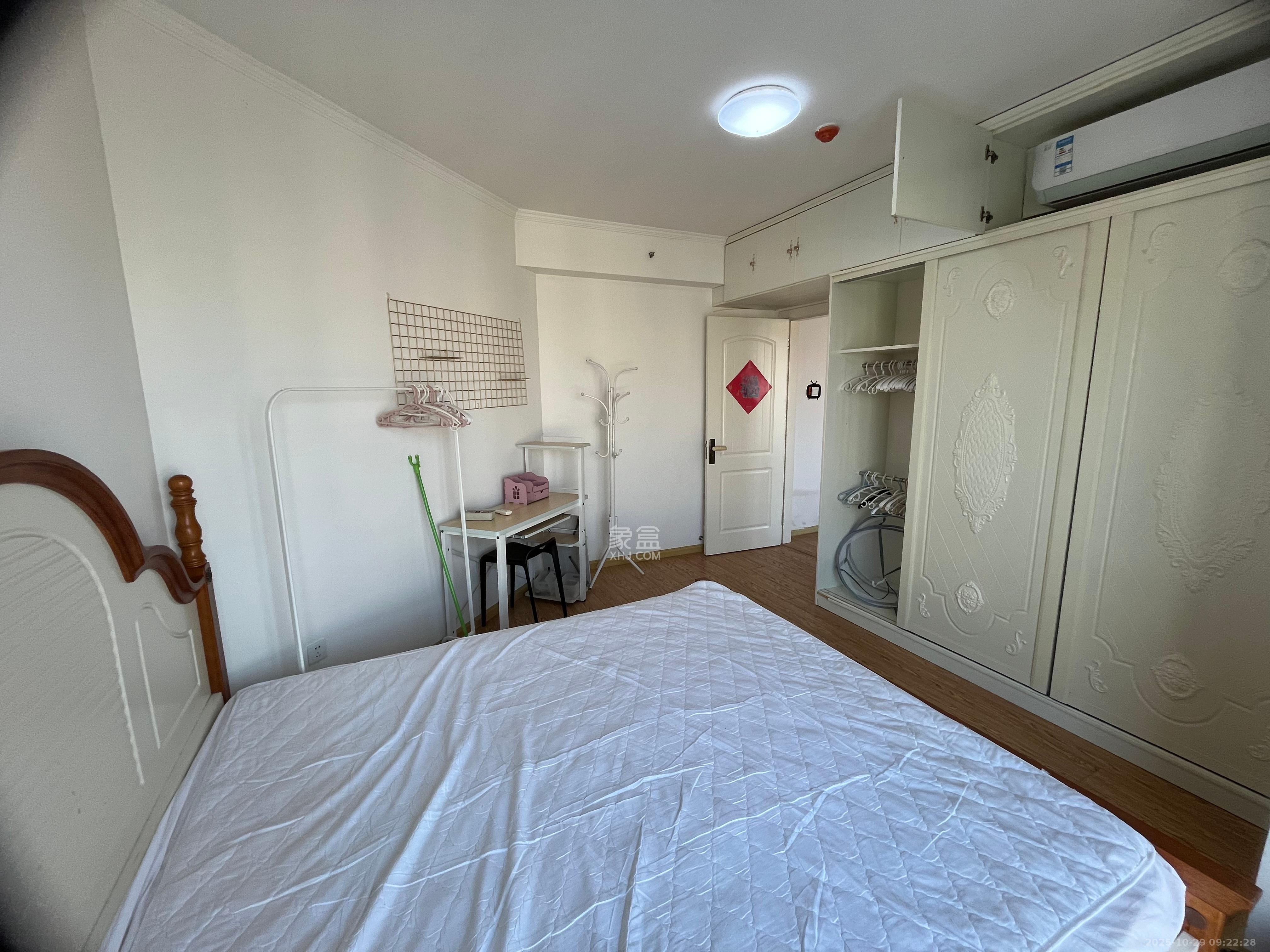 融科东南海  1室1厅1卫    2000.0元/月