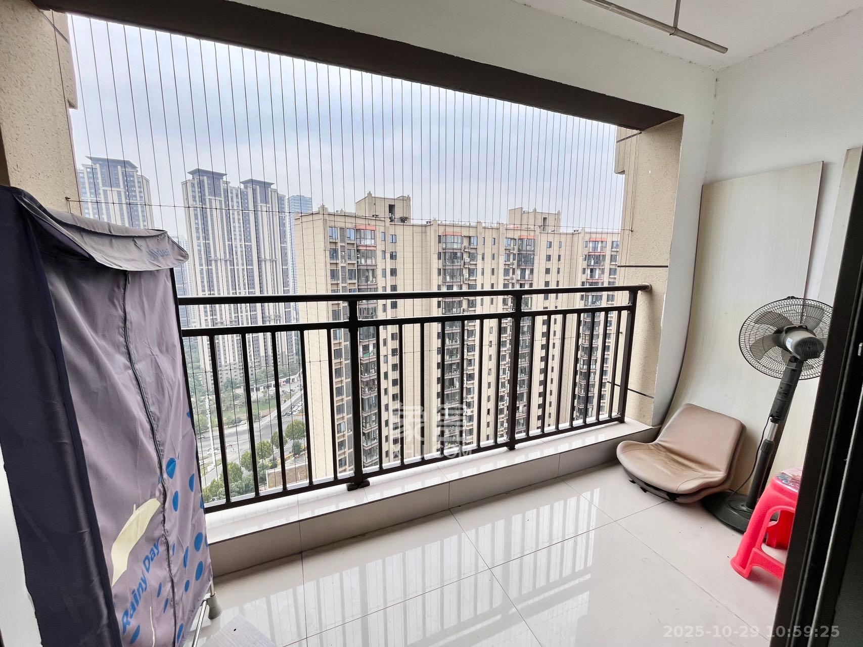 中国铁建梅溪青秀三期  3室2厅2卫    2800.0元/月室内图