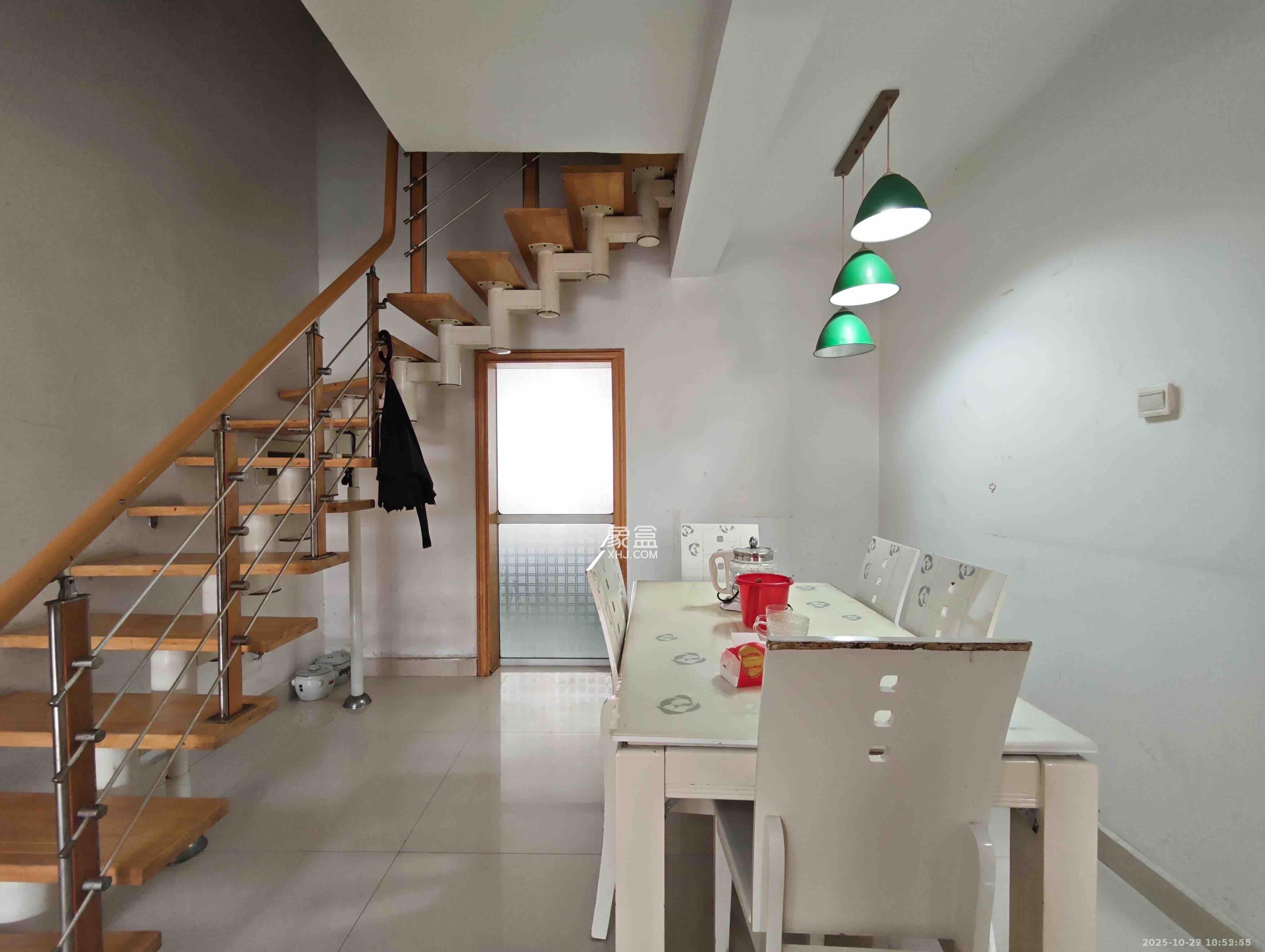 景环小区  4室2厅1卫    1800.0元/月 景环小区  4室2厅1卫    1800.0元/月室内图