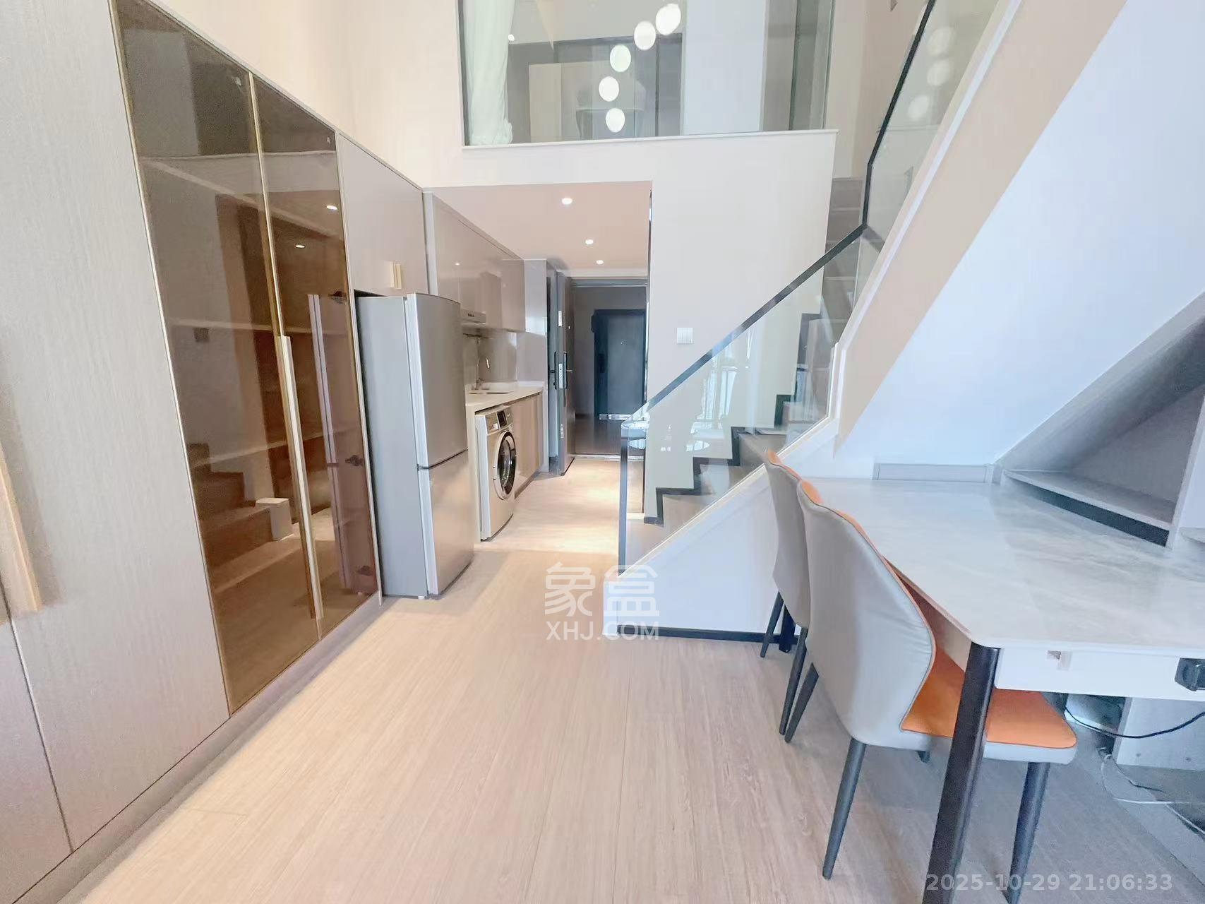 中一鲲出(鲲鹏府) 2室2厅1卫 2700.0元/月 中一鲲出(鲲鹏府) 2室2厅1卫 2700.0元/月室内图