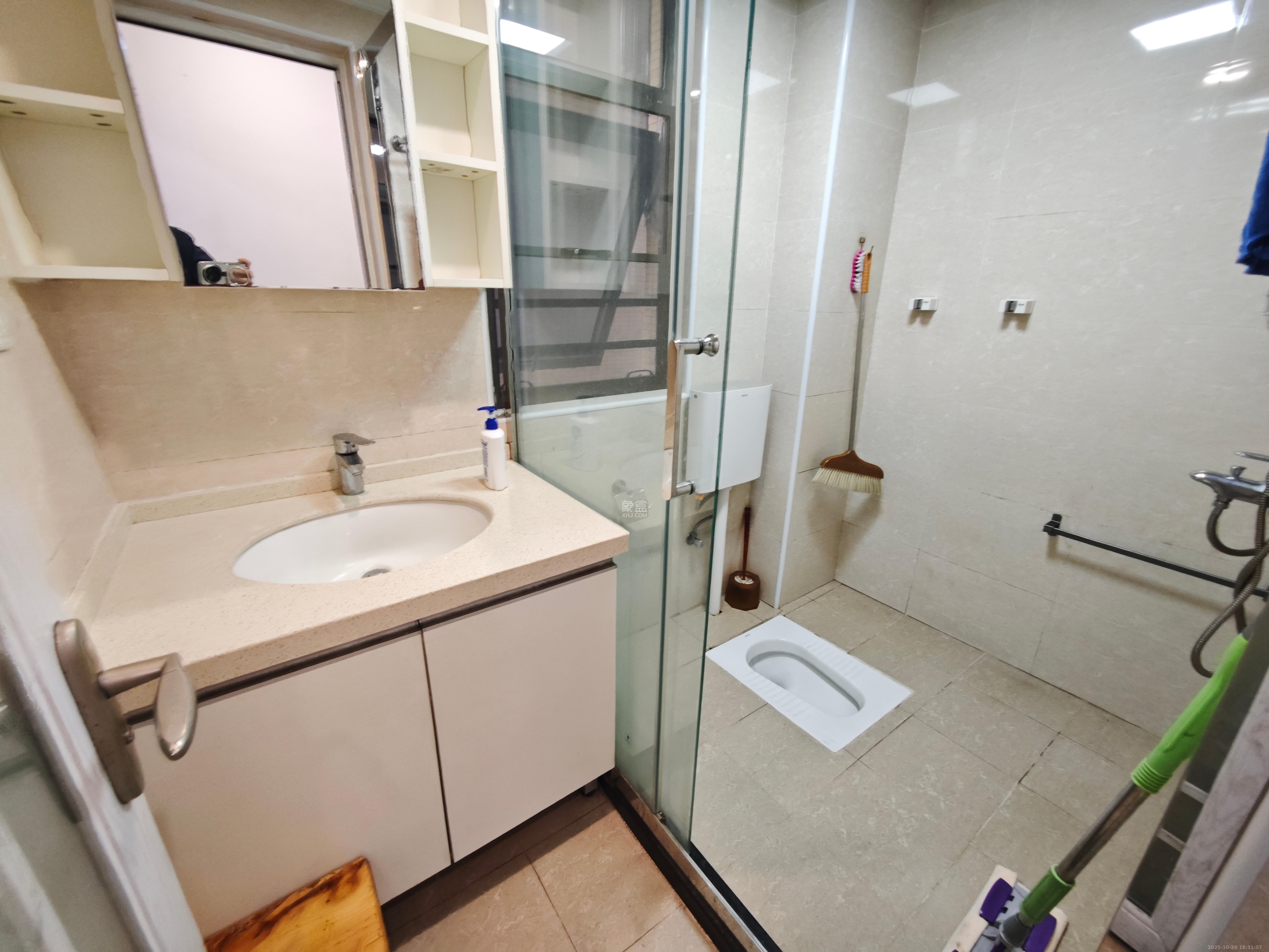 阳光城尚东湾青云苑  3室2厅2卫    2600.0元/月 阳光城尚东湾青云苑  3室2厅2卫    2600.0元/月室内图