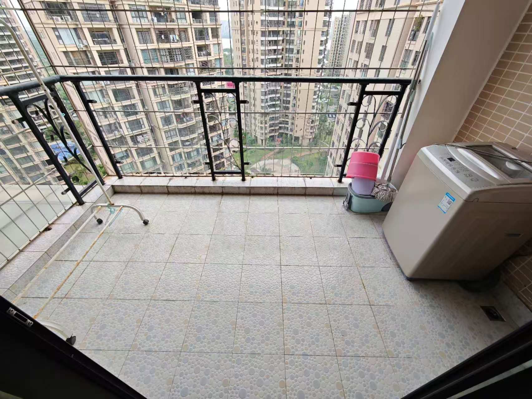 滨江帝景二期(三期) 2室1厅1卫 2300.0元/月 滨江帝景二期(三期) 2室1厅1卫 2300.0元/月室内图