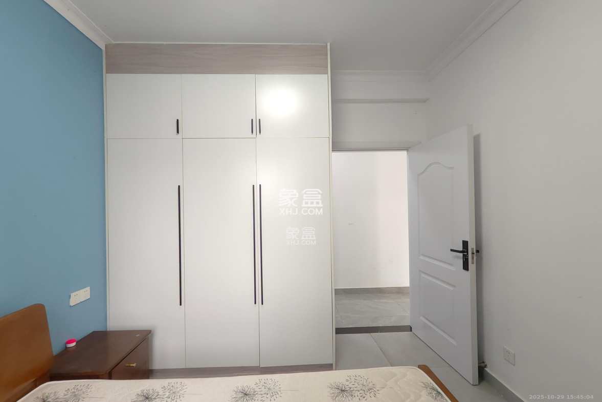 长燃润和天地(长润小区印湘江)  4室2厅2卫    2400.0元/月 长燃润和天地(长润小区印湘江)  4室2厅2卫    2400.0元/月室内图