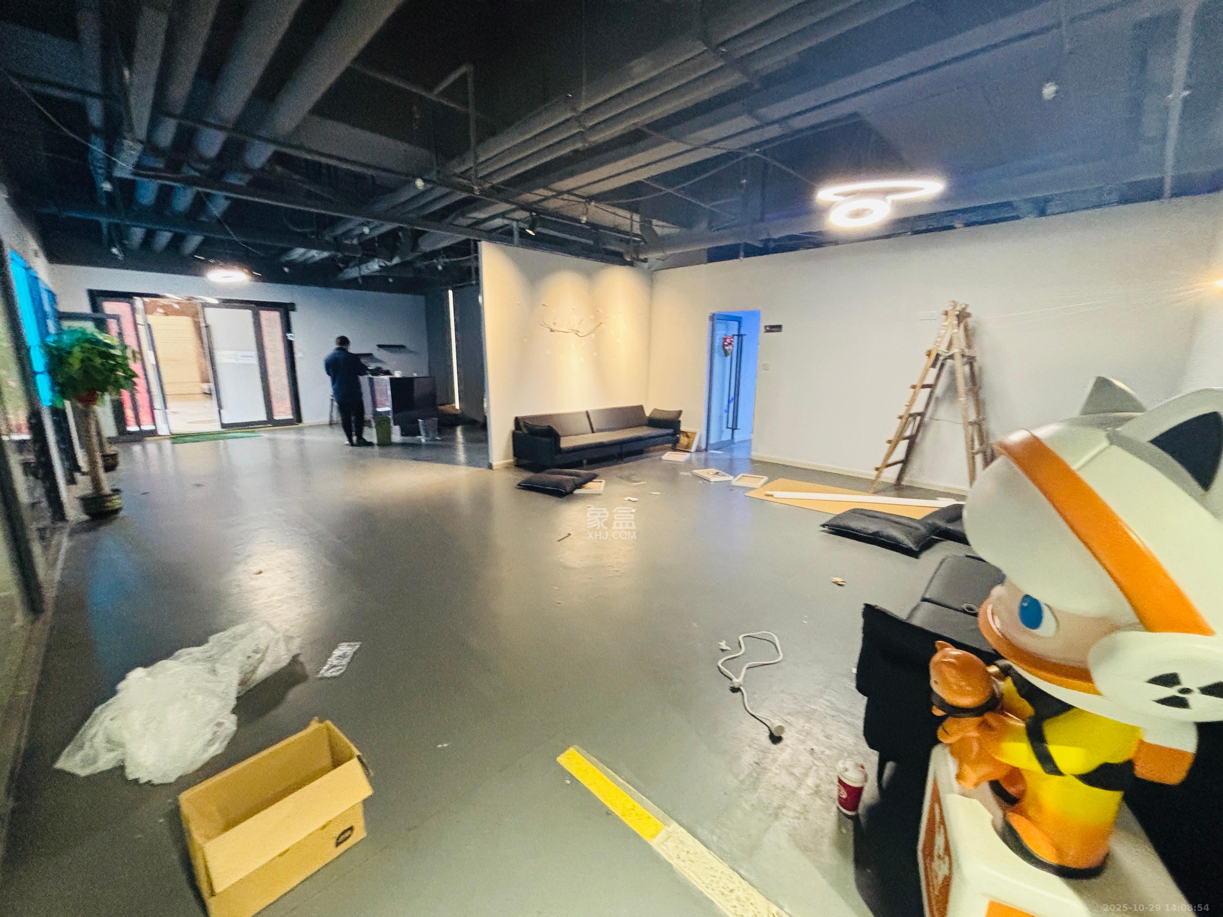 金领家族   280.0㎡      5500.0元/月室内图