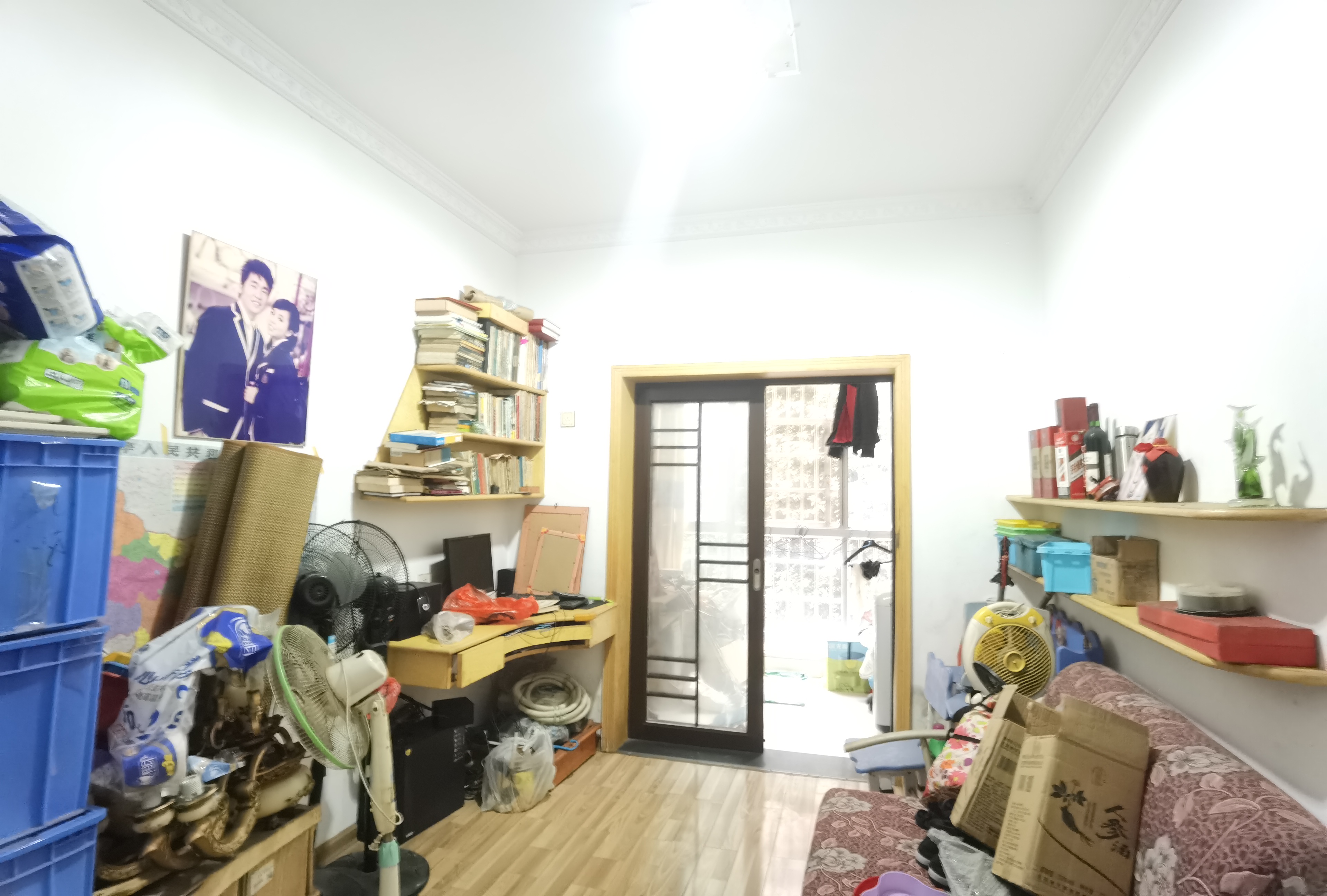 大汉巨龙家园  4室2厅2卫    56.0万客厅