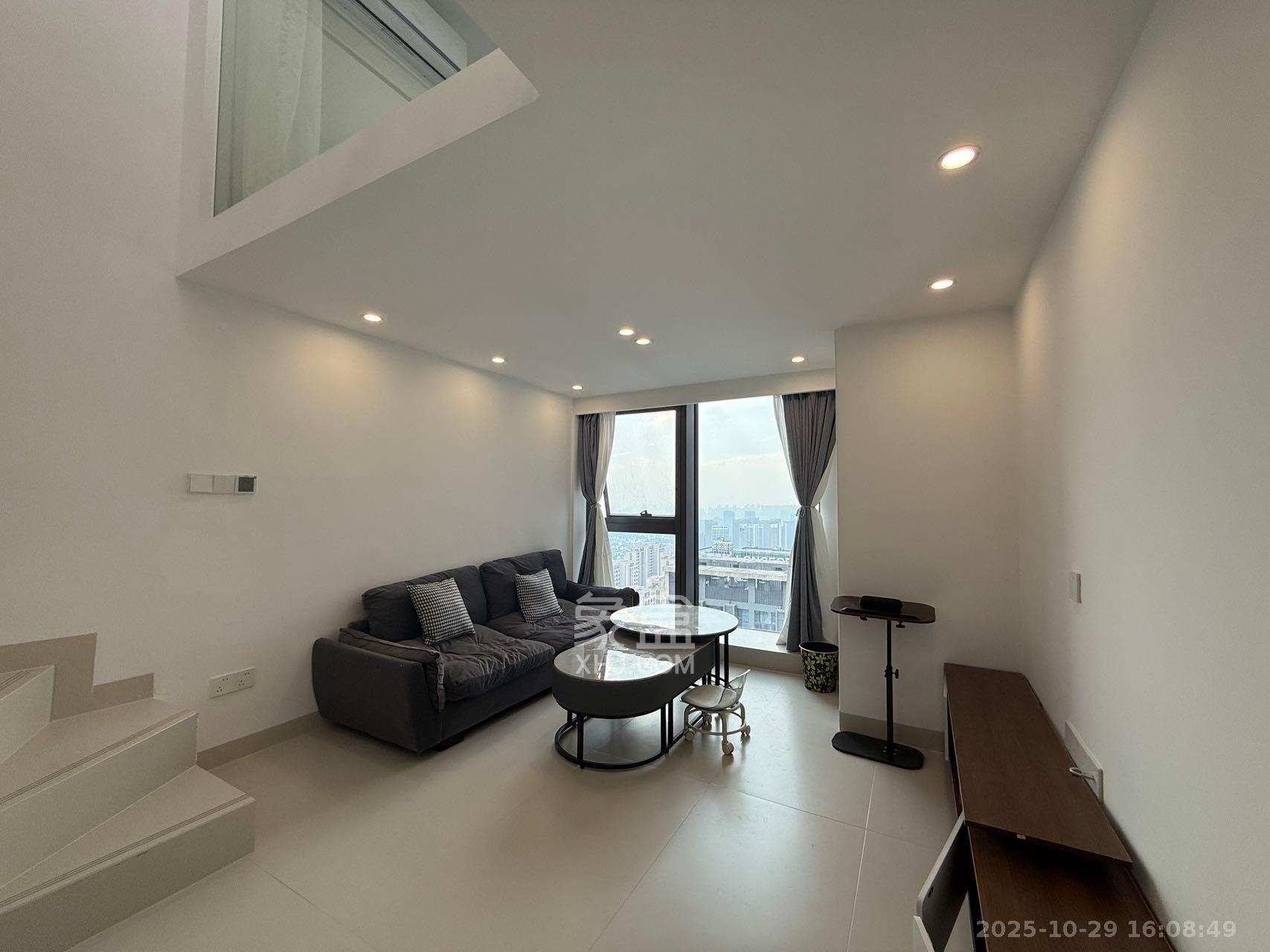 卓越中寰  2室1厅1卫    2600.0元/月室内图