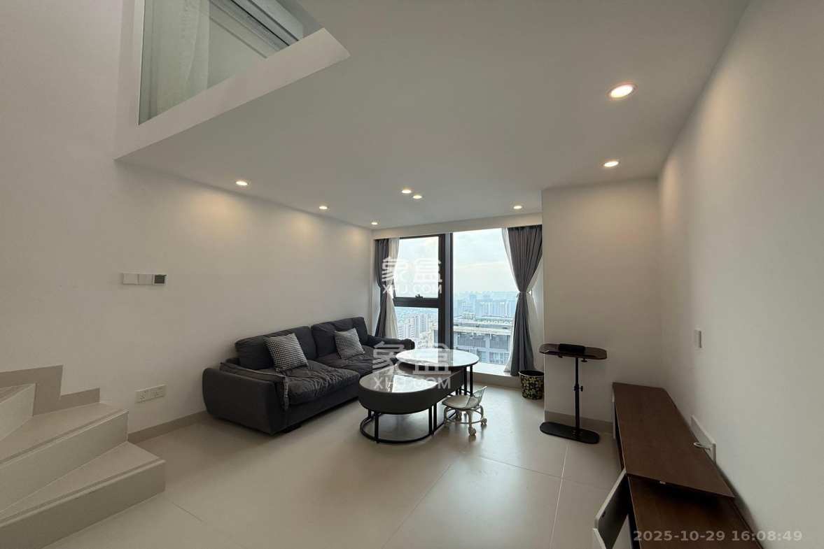 卓越中寰 2室1厅1卫 2600.0元/月 卓越中寰 2室1厅1卫 2600.0元/月室内图