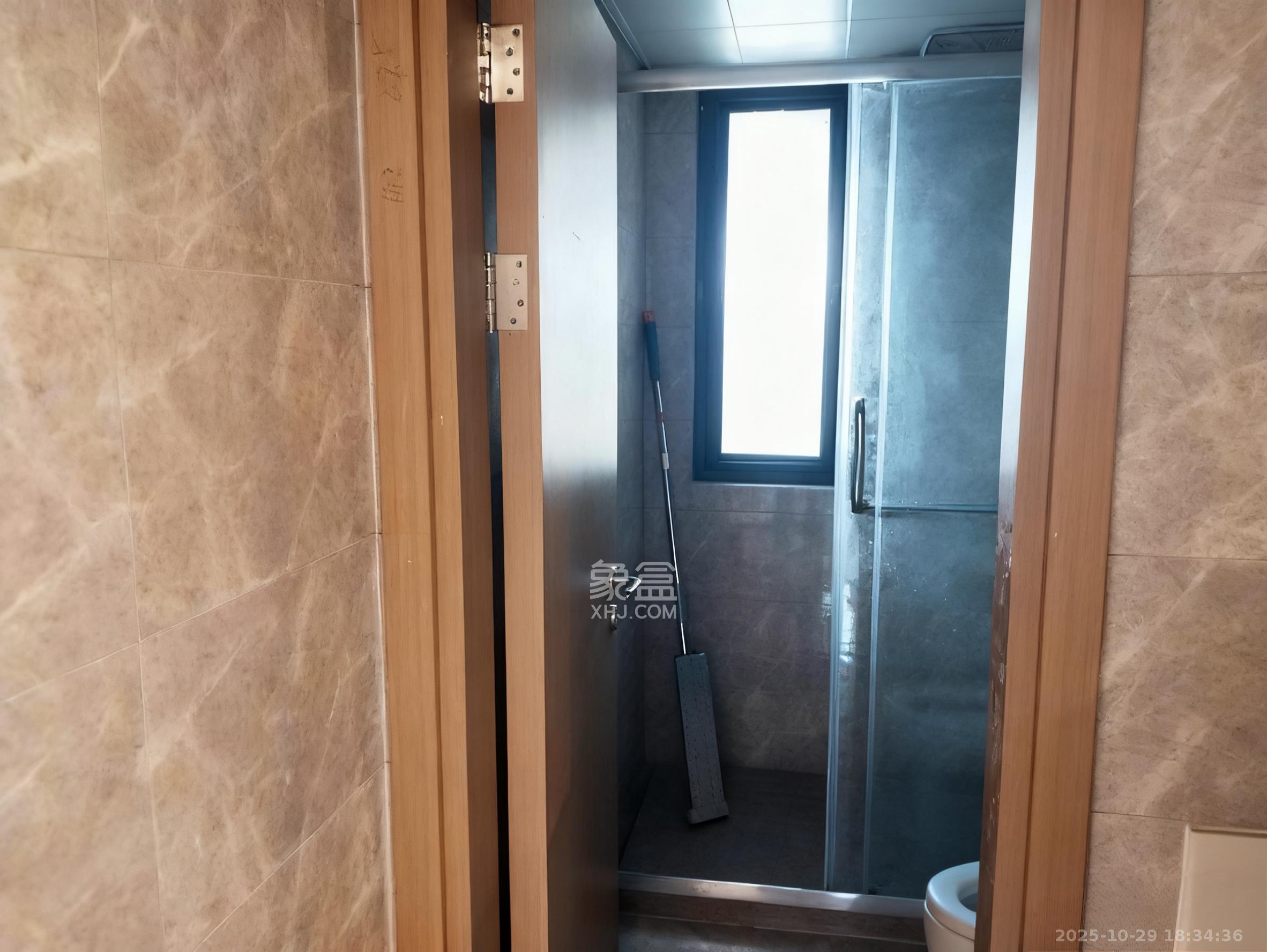 旭辉雨花郡 3室2厅2卫 3900.0元/月 旭辉雨花郡 3室2厅2卫 3900.0元/月室内图