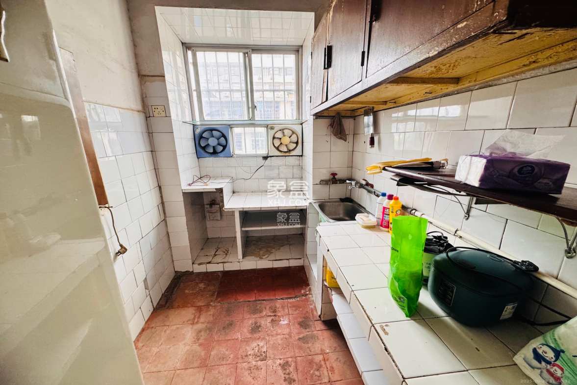 上碧湘街散盘 2室1厅1卫 1300.0元/月 上碧湘街散盘 2室1厅1卫 1300.0元/月室内图