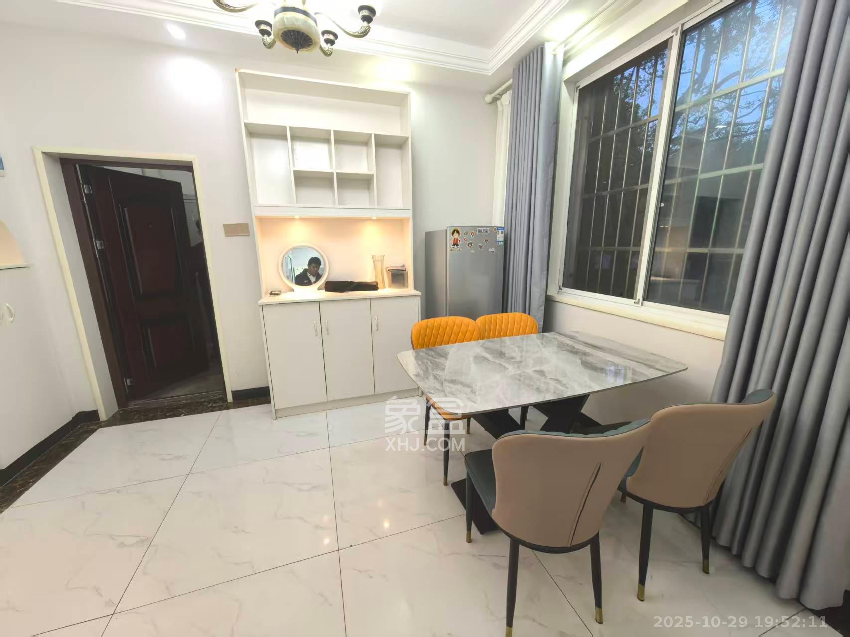 三印宿舍  2室2厅1卫    1800.0元/月 三印宿舍  2室2厅1卫    1800.0元/月室内图