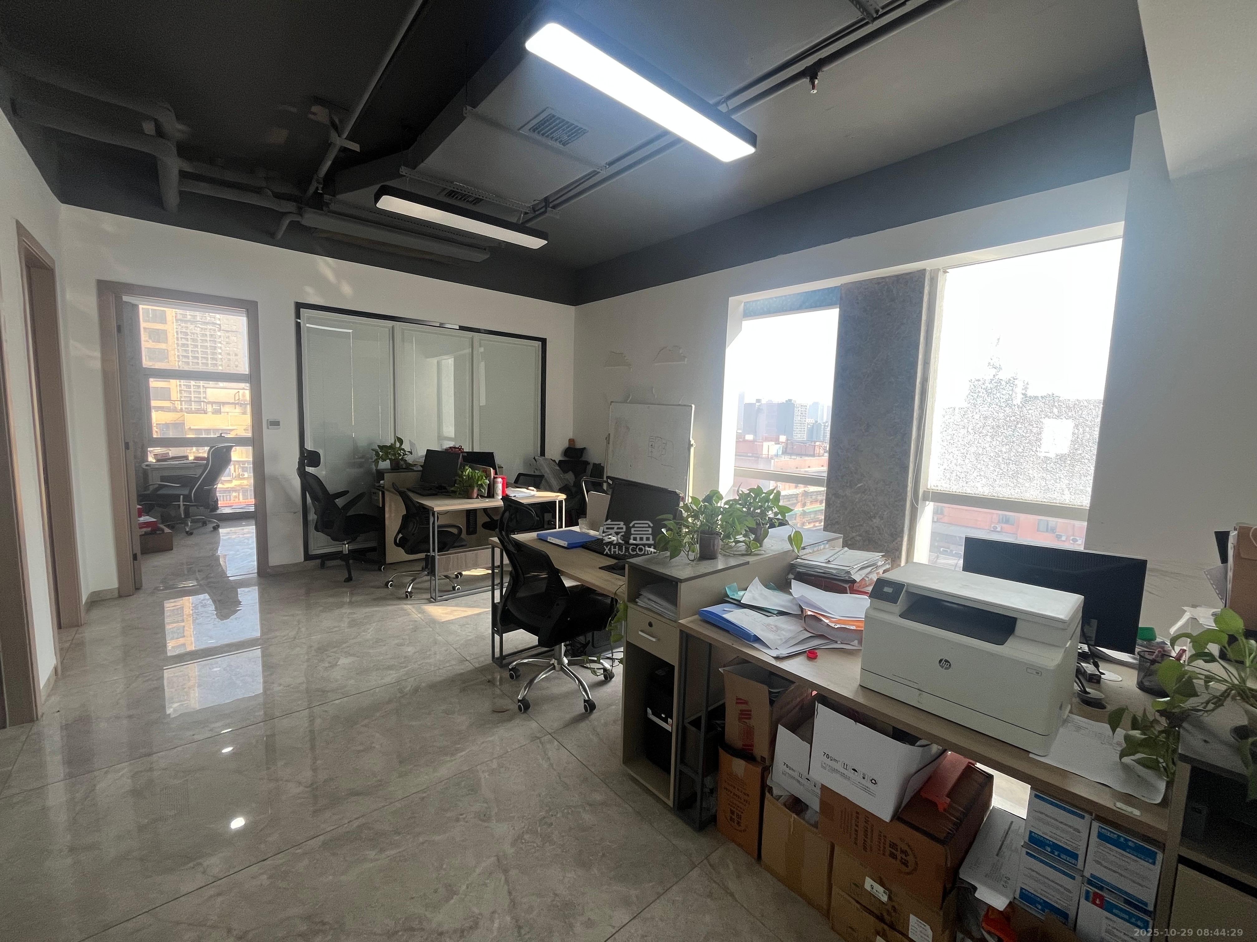 宇成朝阳广场  4室1厅1卫    6500.0元/月 宇成朝阳广场  4室1厅1卫    6500.0元/月