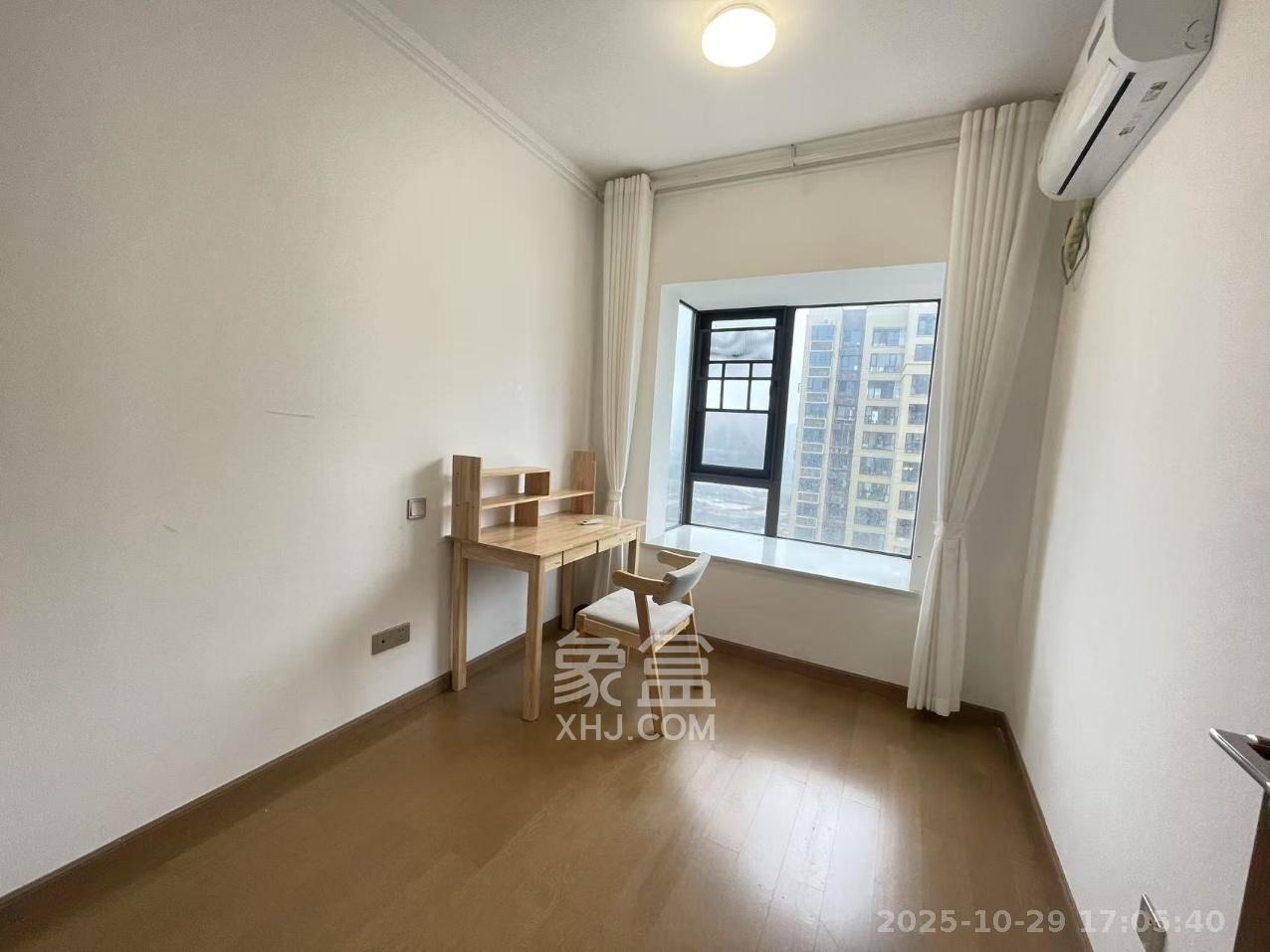 阳光城尚东湾青柠园  4室2厅2卫    3000.0元/月 阳光城尚东湾青柠园  4室2厅2卫    3000.0元/月室内图