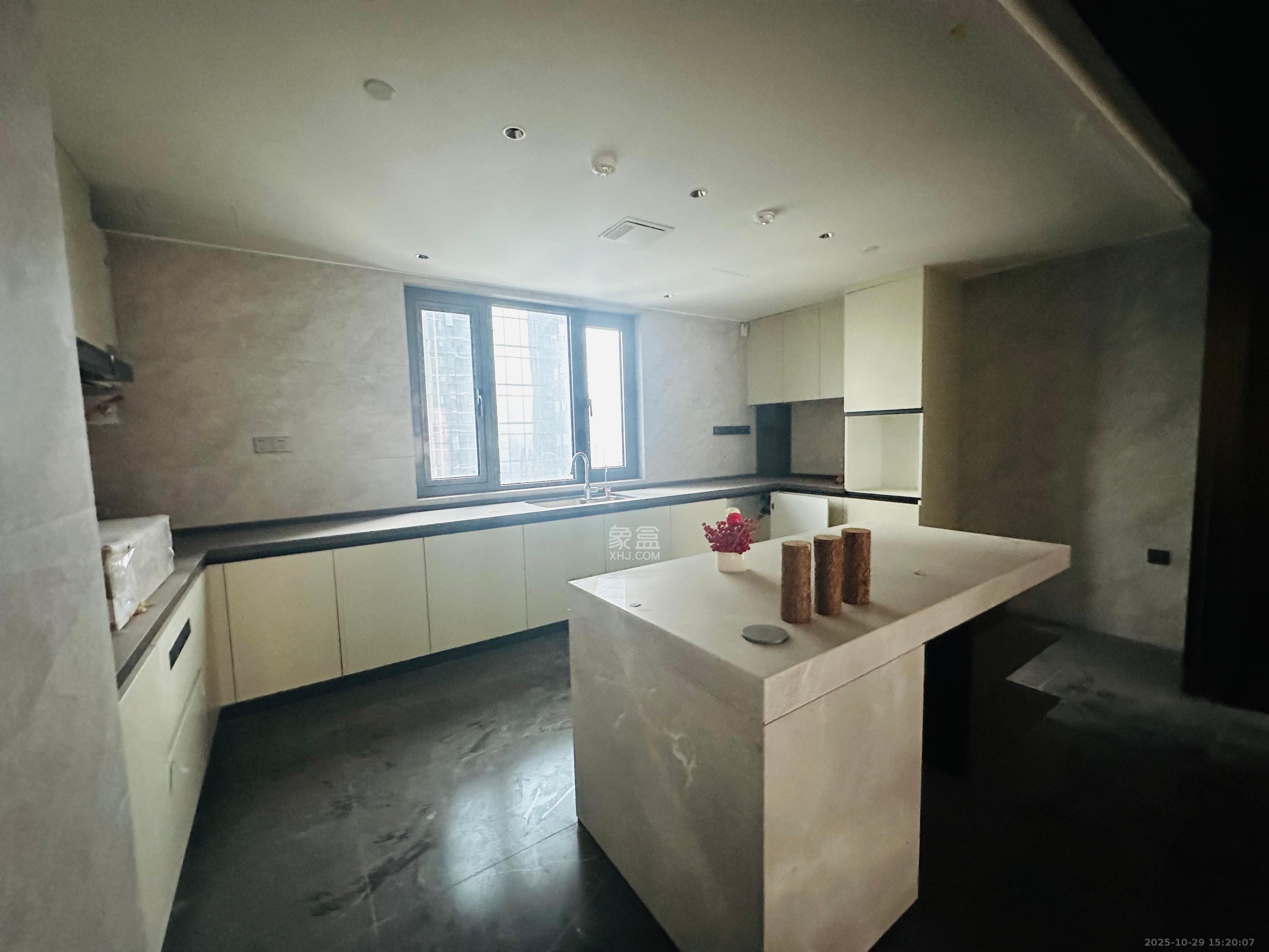 长沙悦府(华润万象城)  4室2厅3卫    13000.0元/月 长沙悦府(华润万象城)  4室2厅3卫    13000.0元/月室内图