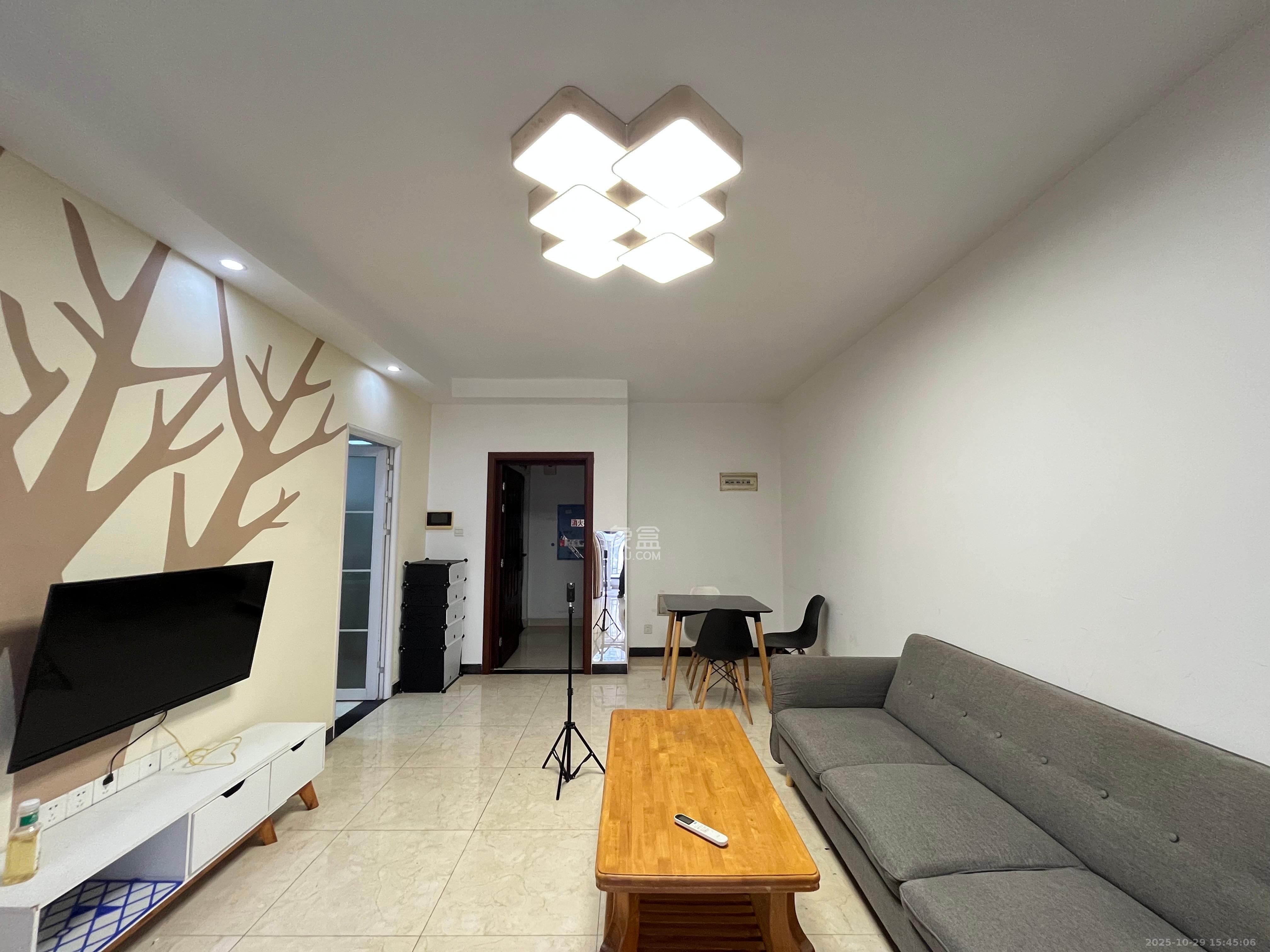 绿地之窗 3室1厅1卫 1900.0元/月 绿地之窗 3室1厅1卫 1900.0元/月室内图