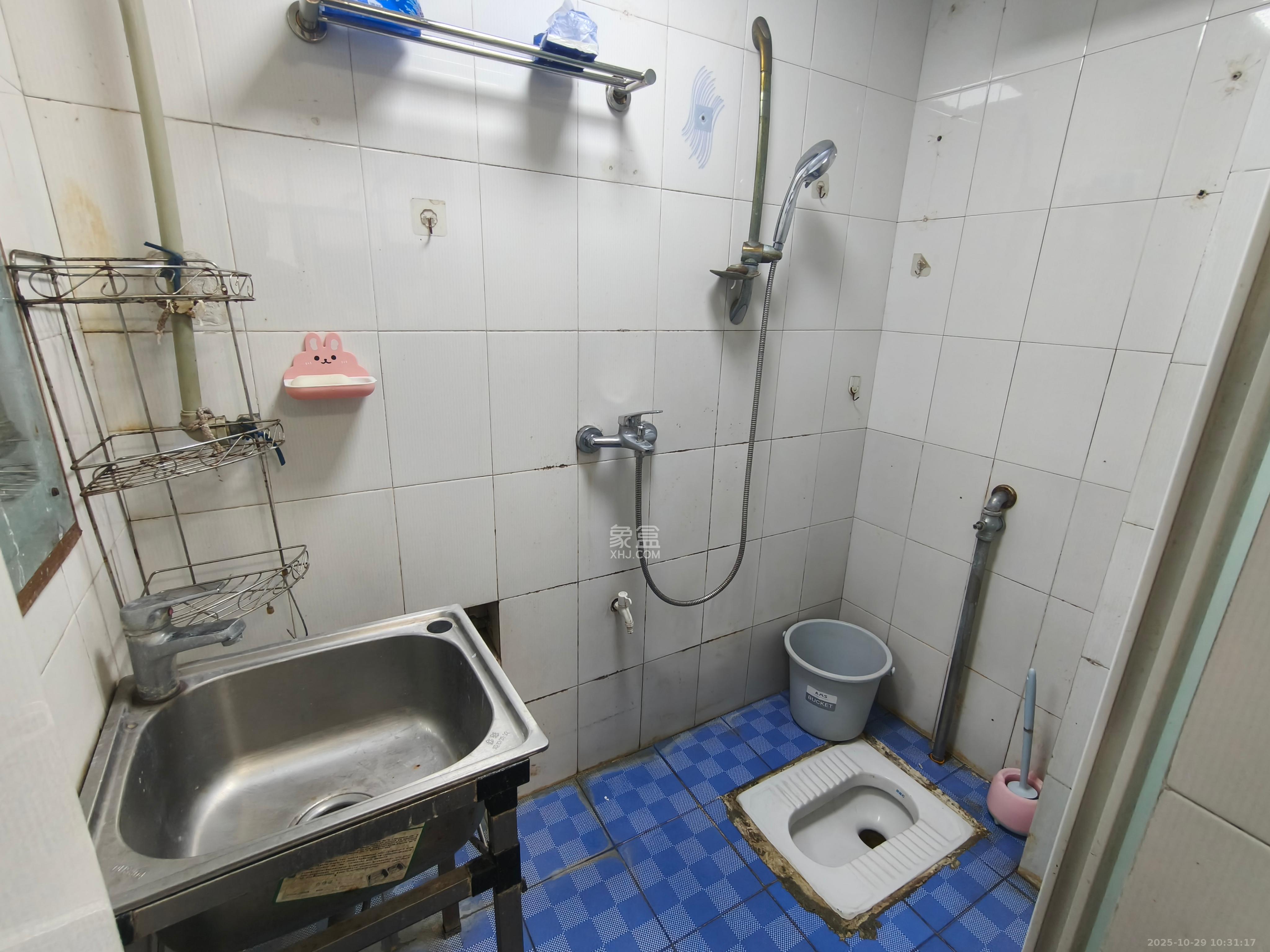 市一医院宿舍  2室1厅1卫    1900.0元/月 市一医院宿舍  2室1厅1卫    1900.0元/月室内图