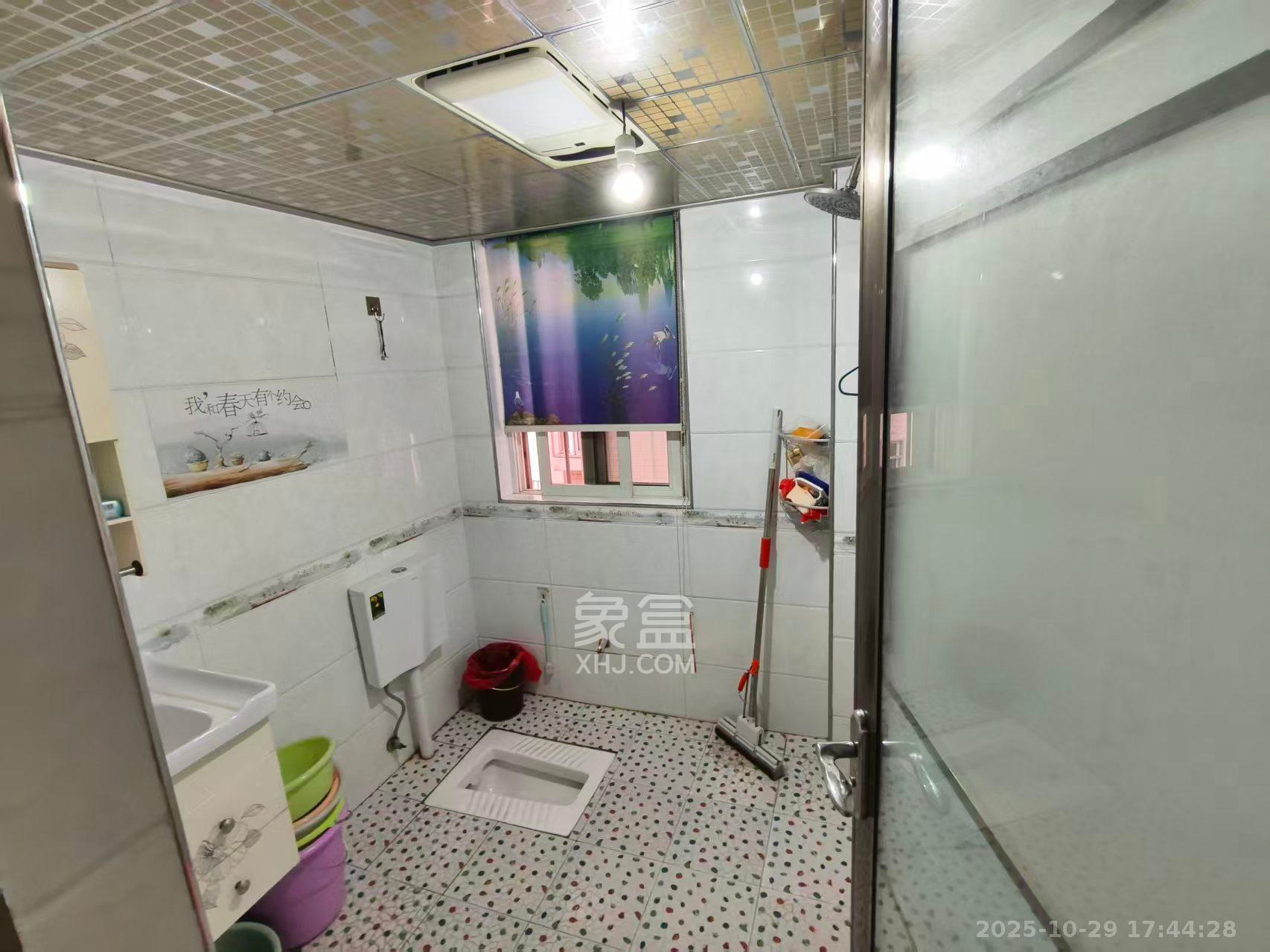 和馨园  3室2厅2卫    2700.0元/月 和馨园  3室2厅2卫    2700.0元/月室内图