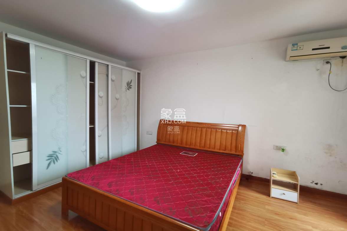 三一街区  3室2厅1卫    1800.0元/月 三一街区  3室2厅1卫    1800.0元/月室内图