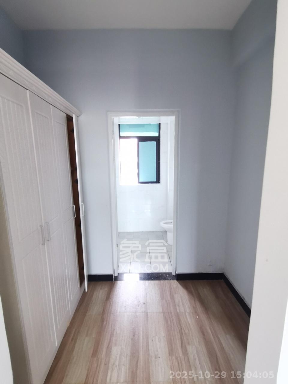 夏威夷碧水春城(碧桂园城市花园)  4室2厅2卫    2600.0元/月 夏威夷碧水春城(碧桂园城市花园)  4室2厅2卫    2600.0元/月室内图