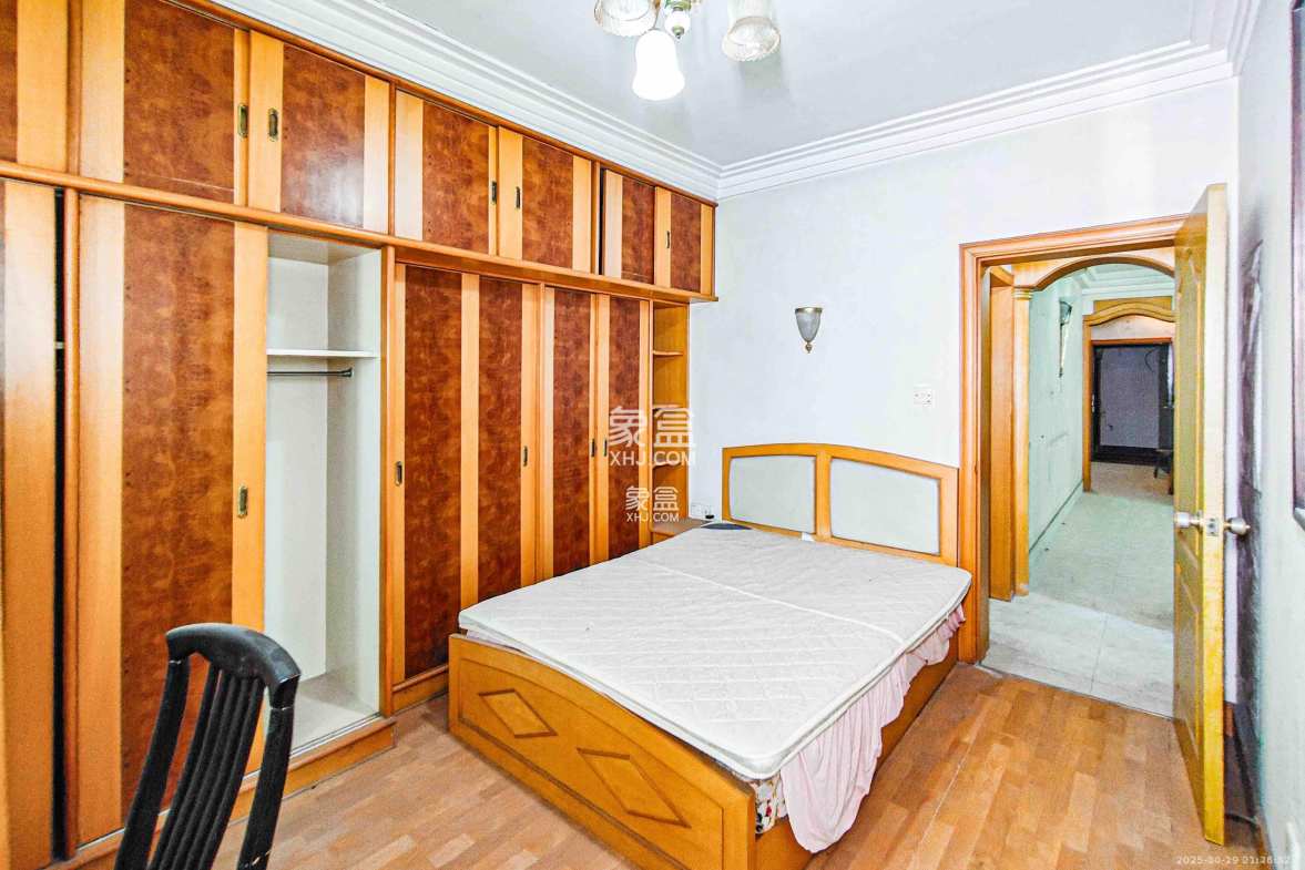 电信308 2室2厅1卫 2600.0元/月 电信308 2室2厅1卫 2600.0元/月室内图