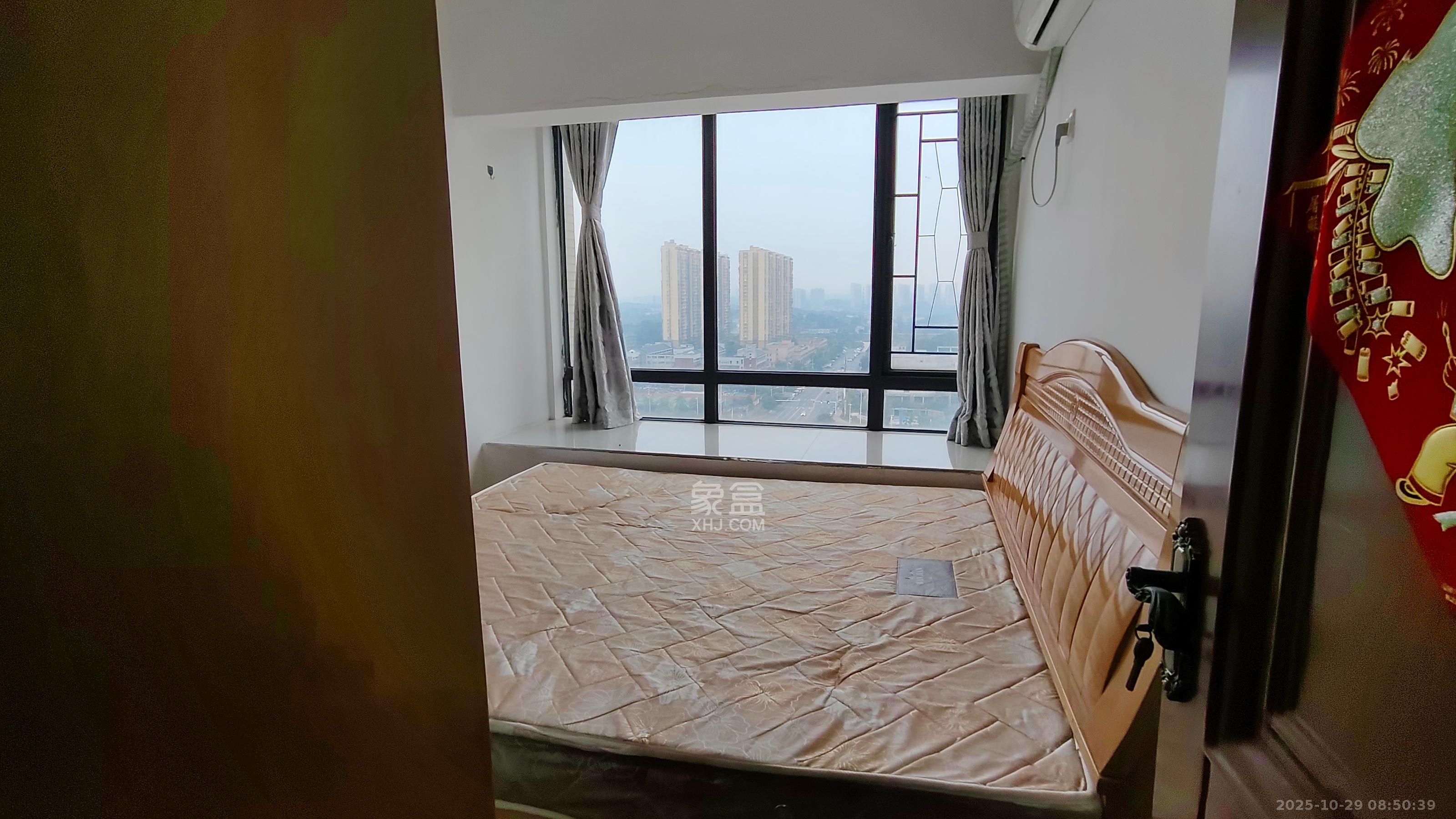 极目楚天  2室2厅1卫    1700.0元/月 极目楚天  2室2厅1卫    1700.0元/月室内图