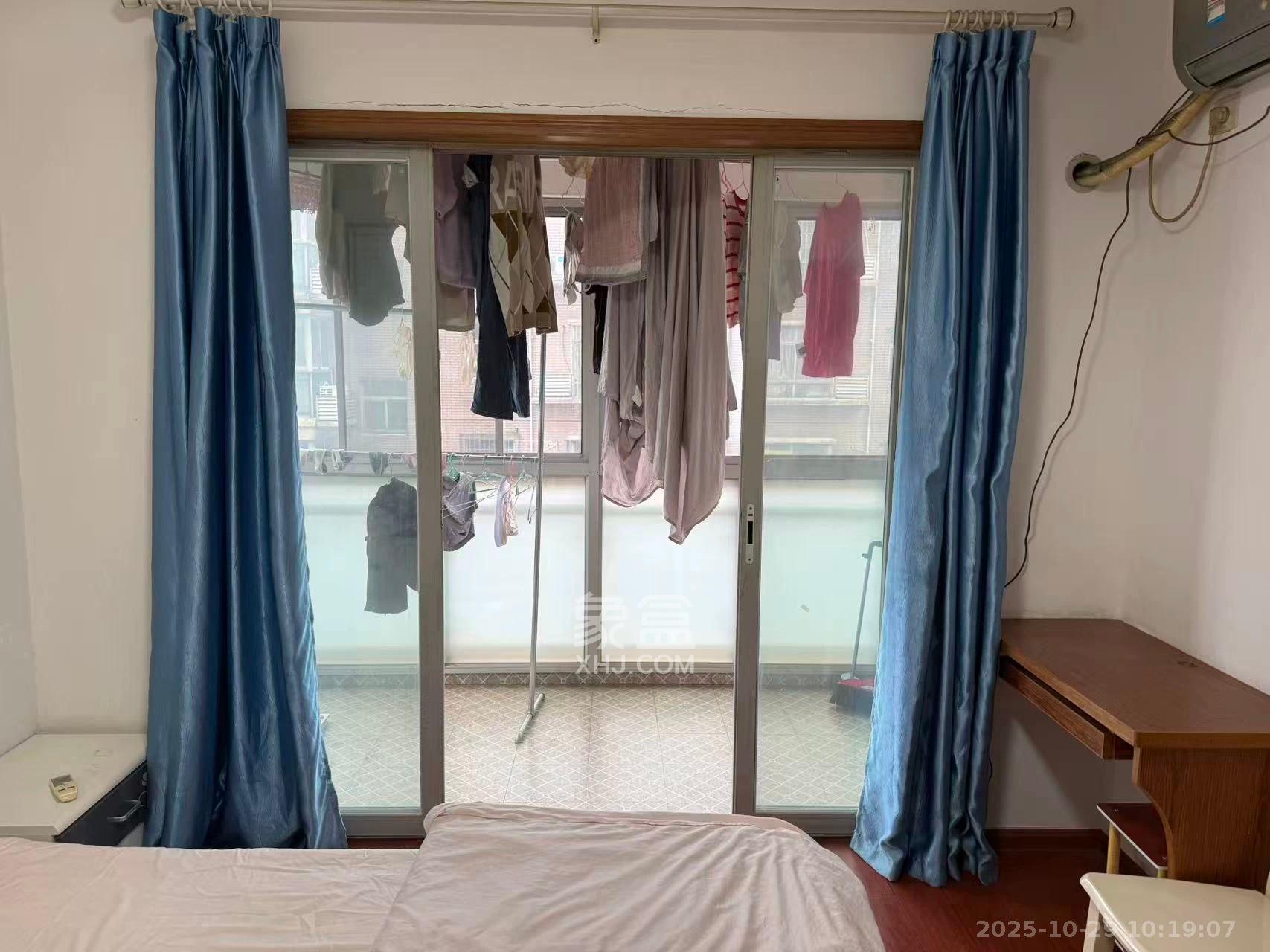 金龙苑  2室1厅1卫    2000.0元/月室内图