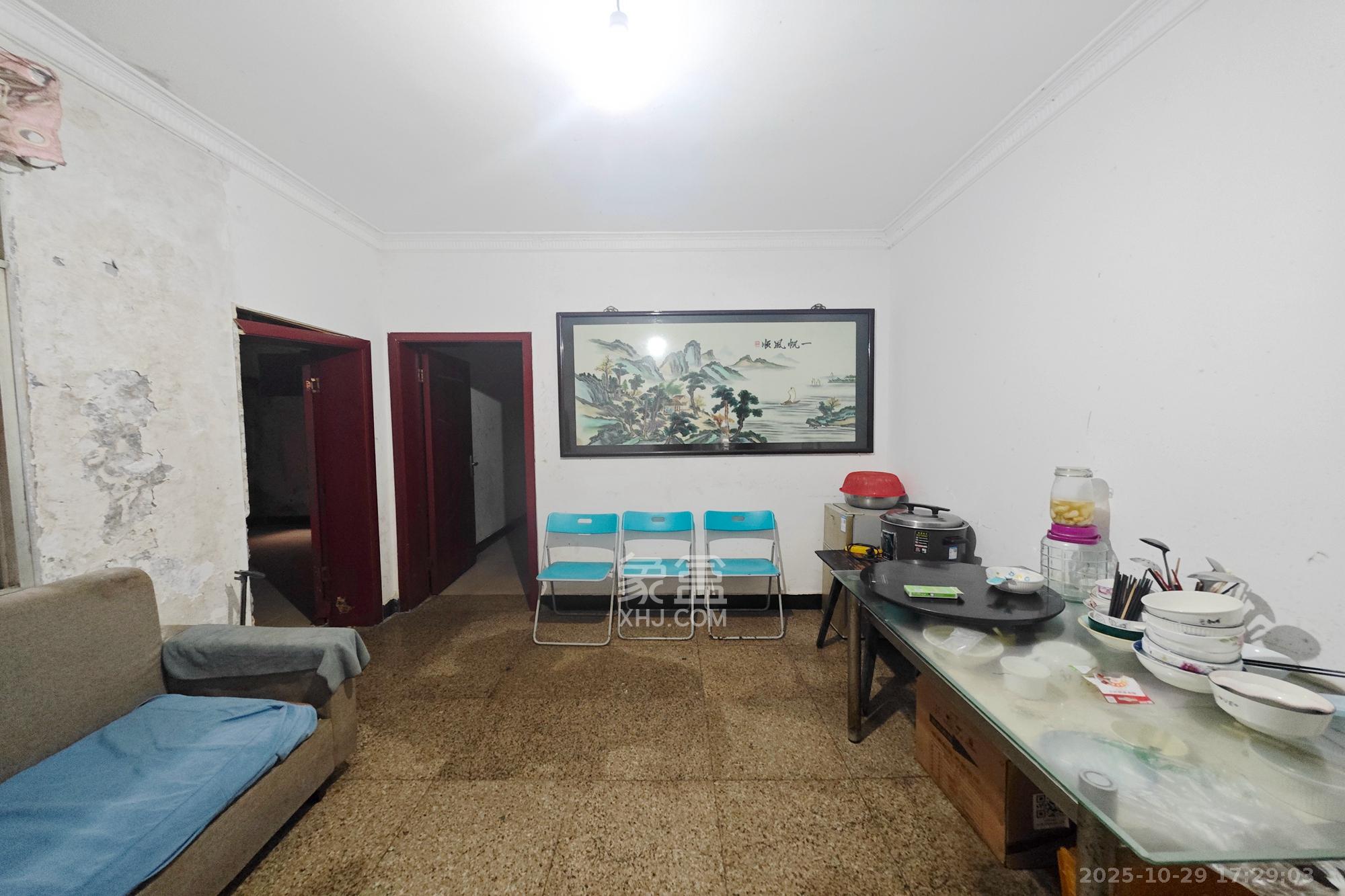 桂花二村  2室2厅2卫    39.0万客厅