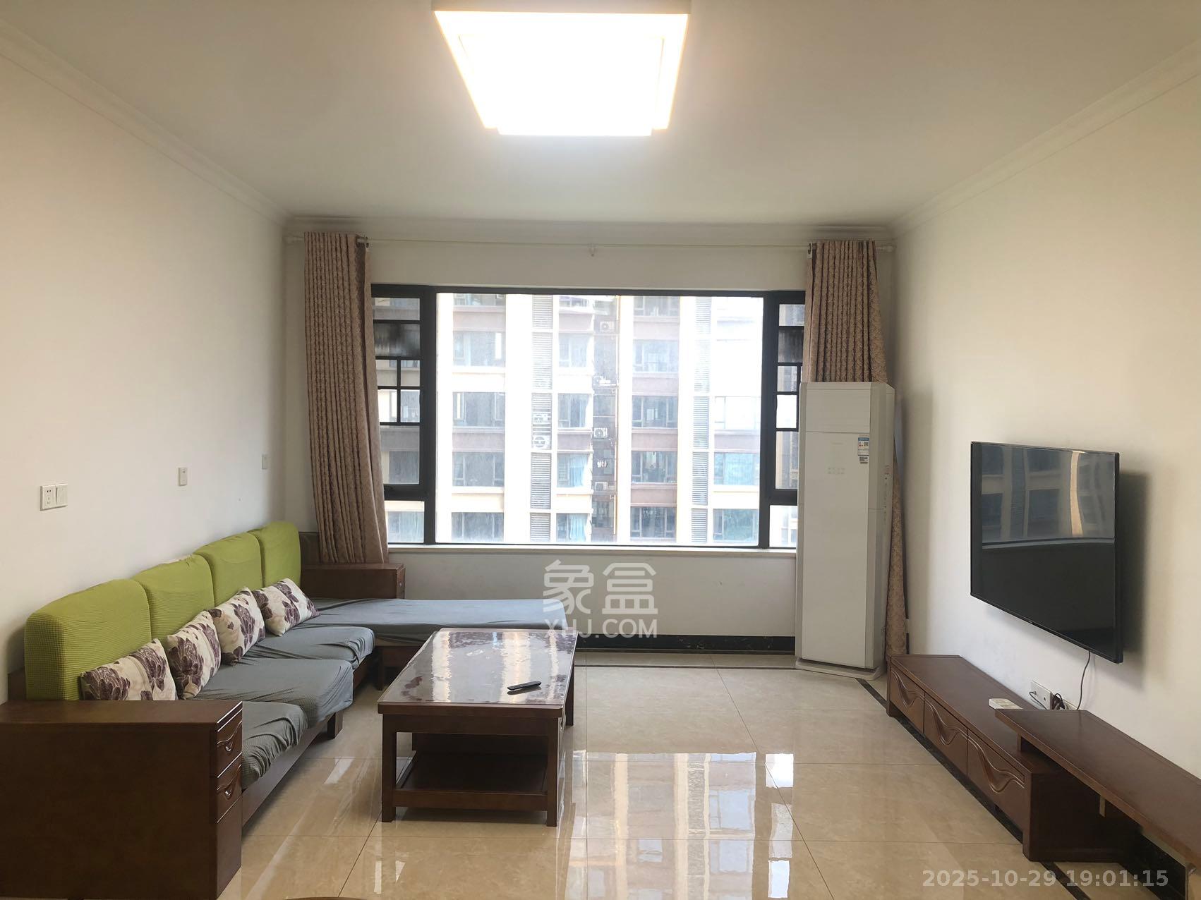 阳光城尚东湾青云苑  3室2厅1卫    2600.0元/月