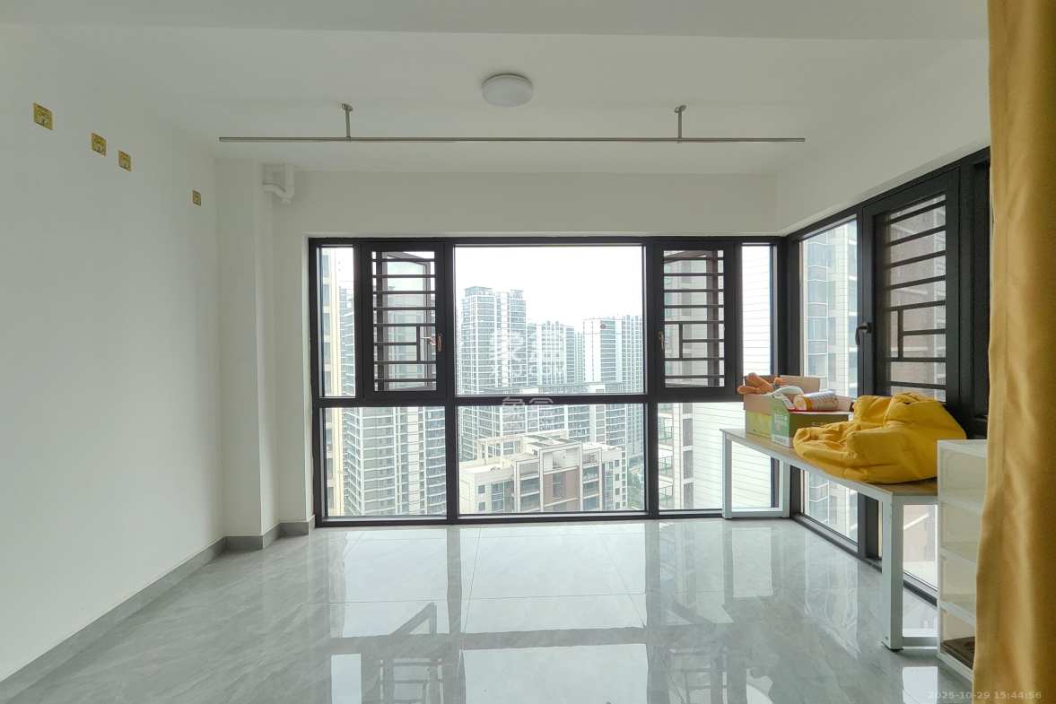 长燃润和天地(长润小区印湘江)  4室2厅2卫    2400.0元/月 长燃润和天地(长润小区印湘江)  4室2厅2卫    2400.0元/月室内图