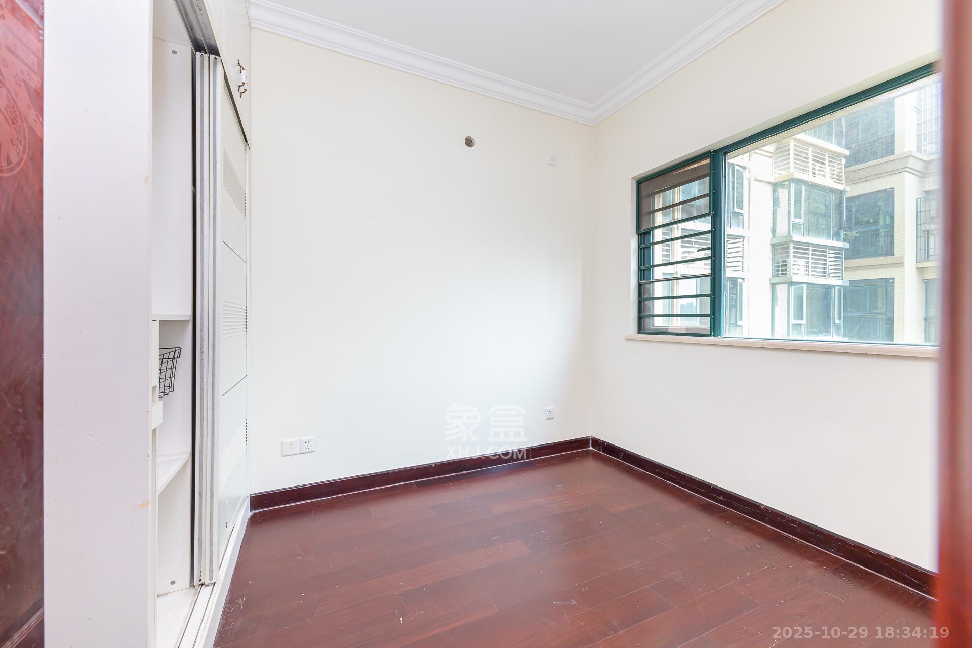 恒大名都  2室2厅1卫    48.0万卧室