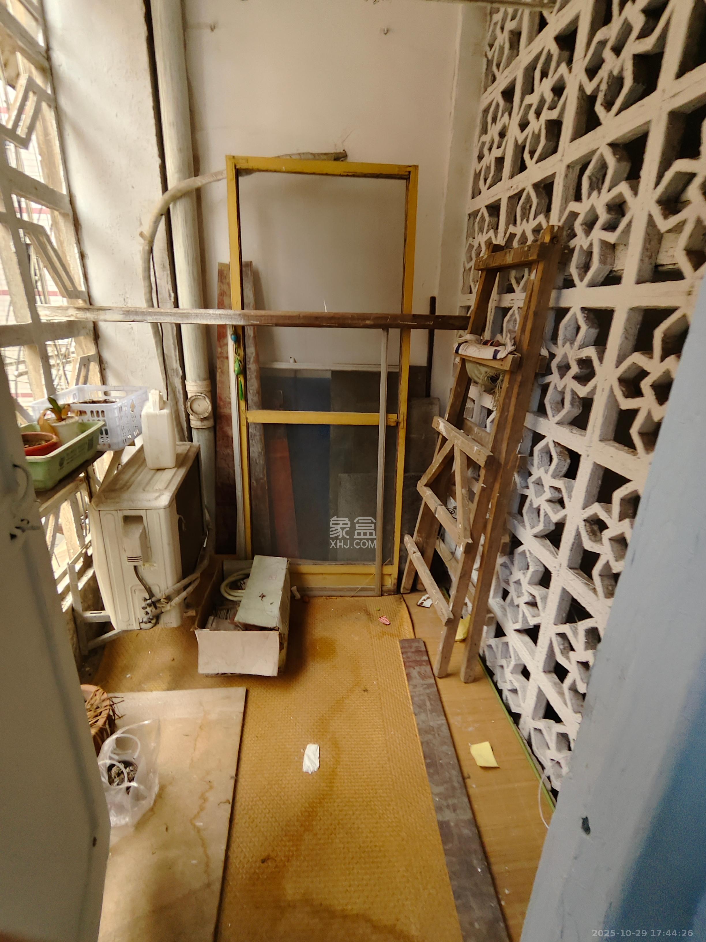 省医疗器械药品公司宿舍  4室1厅1卫    1800.0元/月室内图