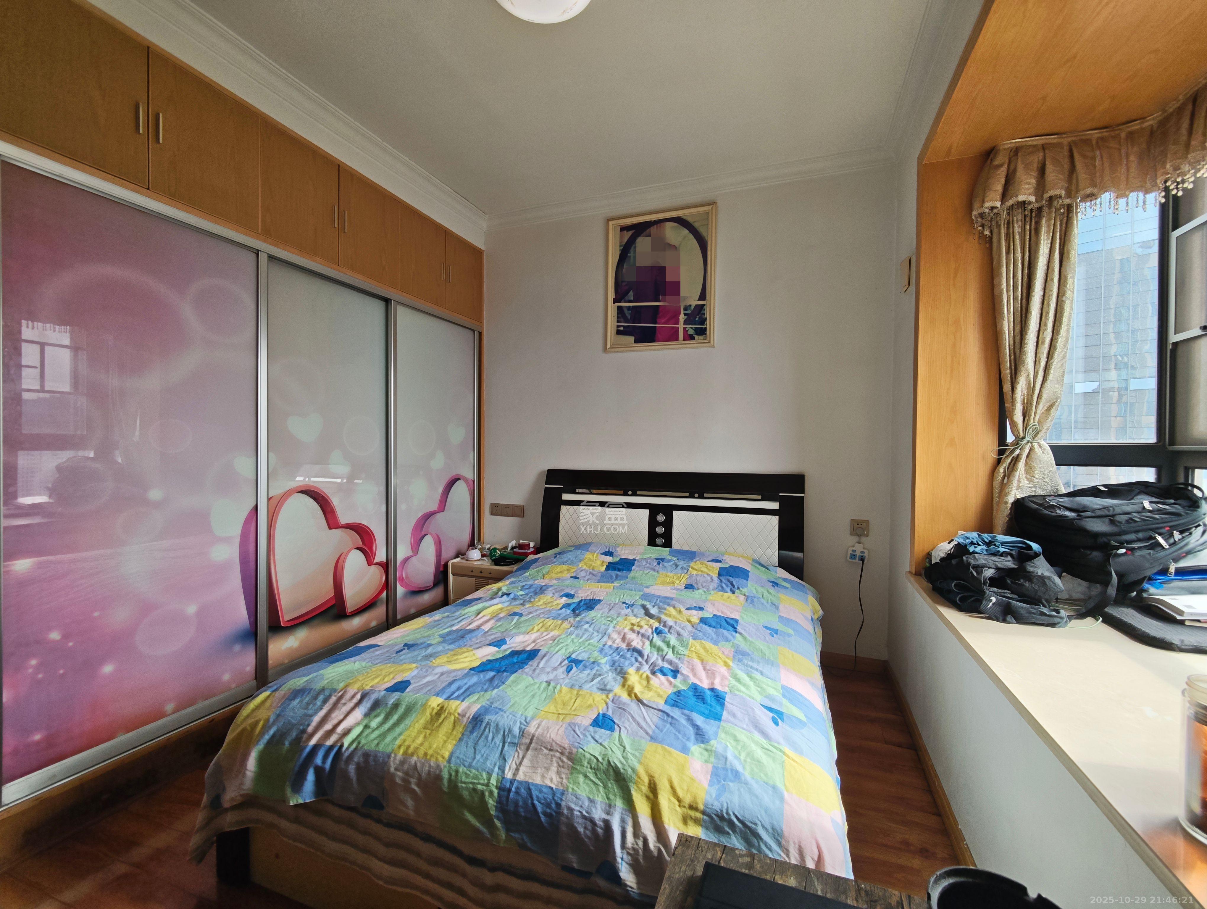 华悦城 1室2厅1卫 92.8万 华悦城 1室2厅1卫 92.8万卧室