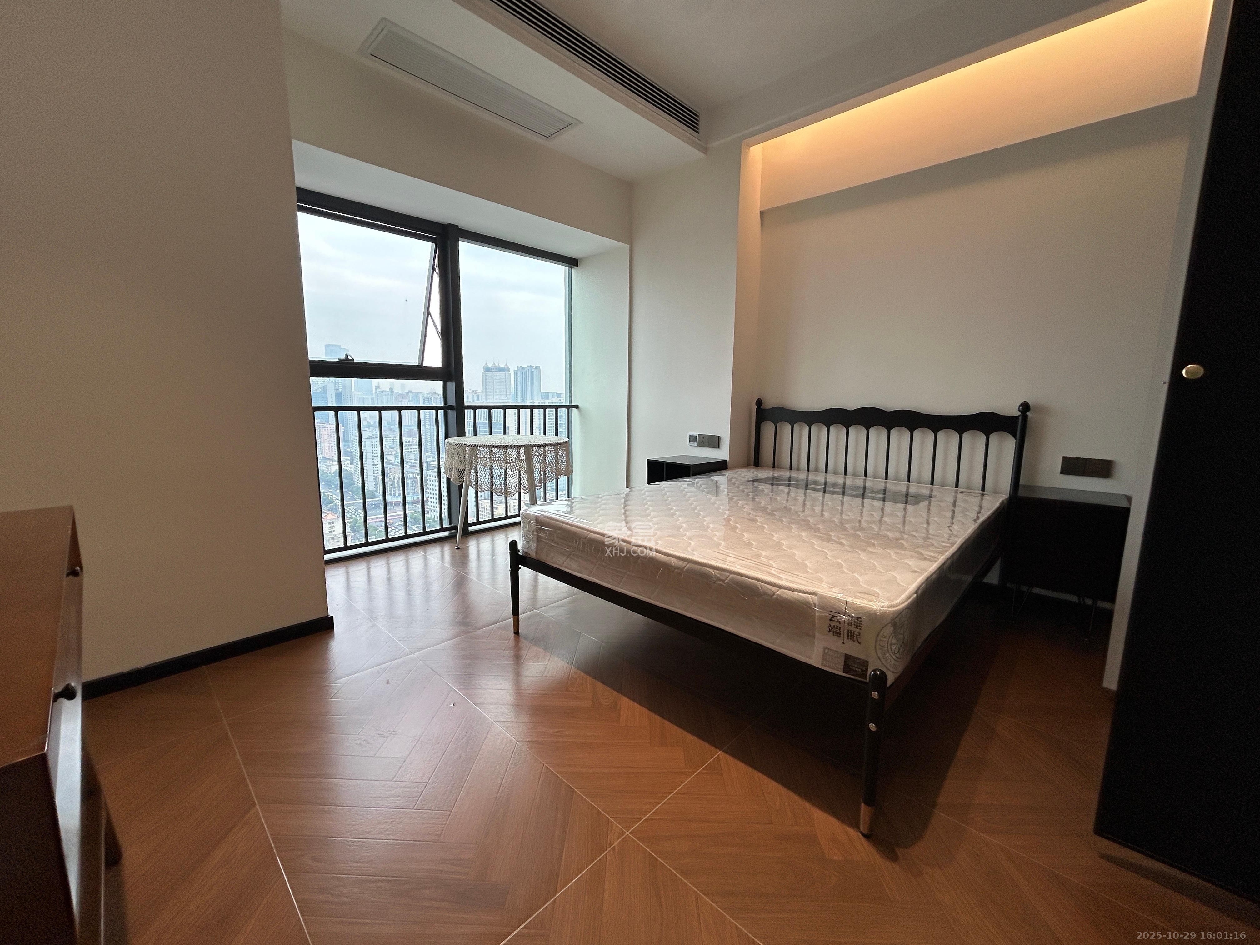 华润置地中心  1室1厅1卫    2600.0元/月室内图