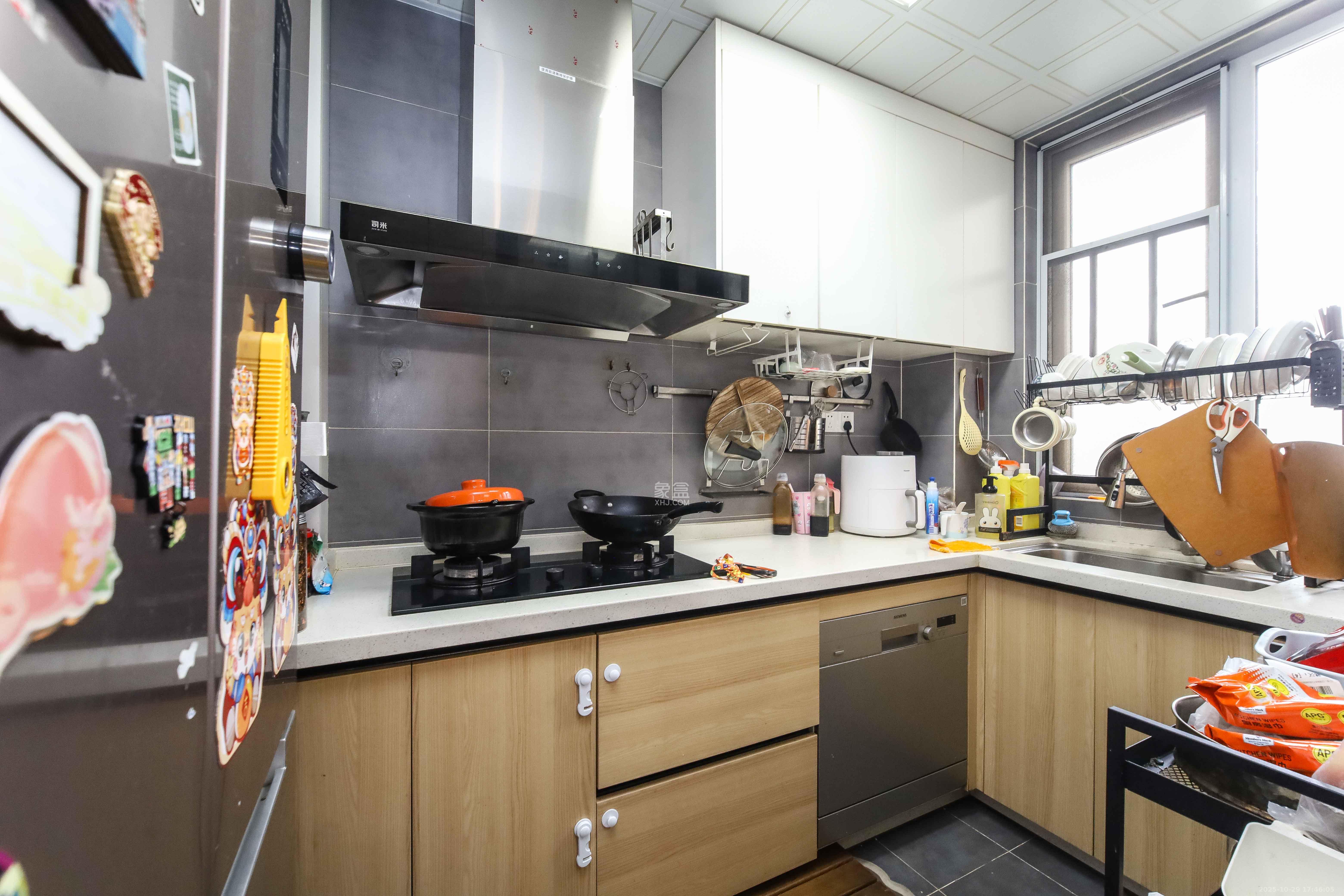 金地格林公馆  3室2厅1卫    145.0万厨房