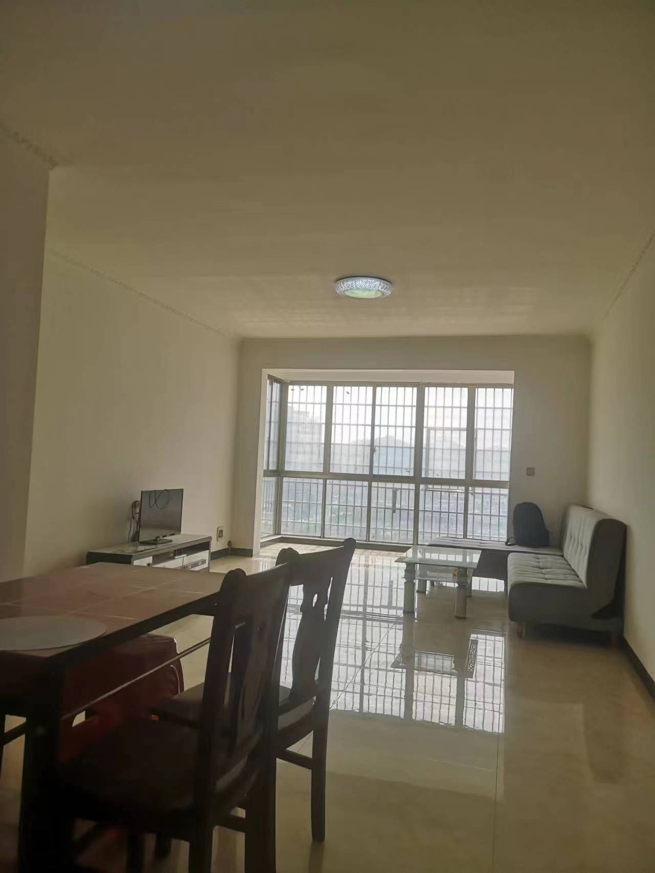 树鑫城市花园  3室2厅2卫    1500.0元/月 树鑫城市花园  3室2厅2卫    1500.0元/月室内图