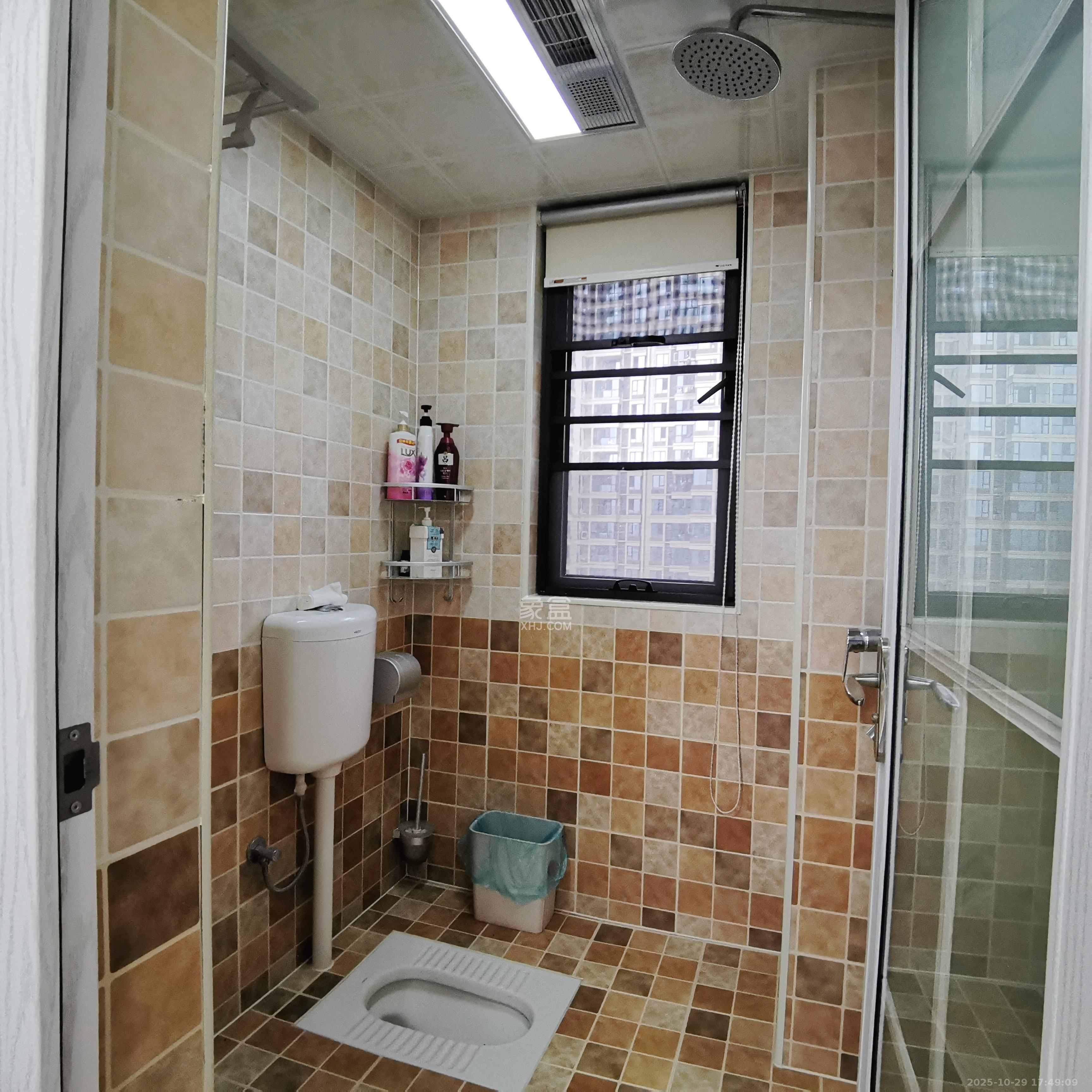 保利西海岸B区  3室2厅1卫    3500.0元/月 保利西海岸B区  3室2厅1卫    3500.0元/月室内图