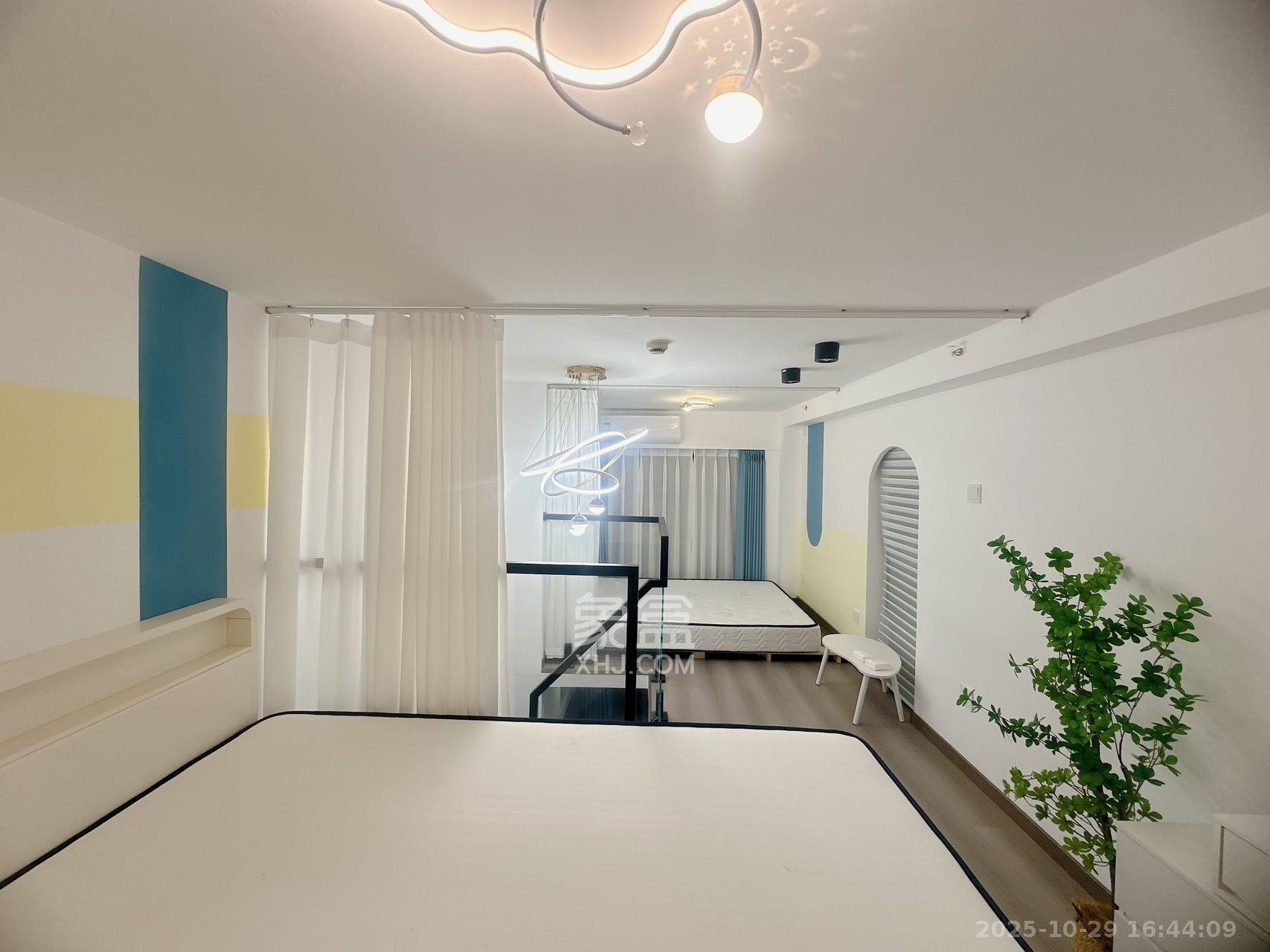 卓越中寰  2室1厅1卫    2200.0元/月室内图