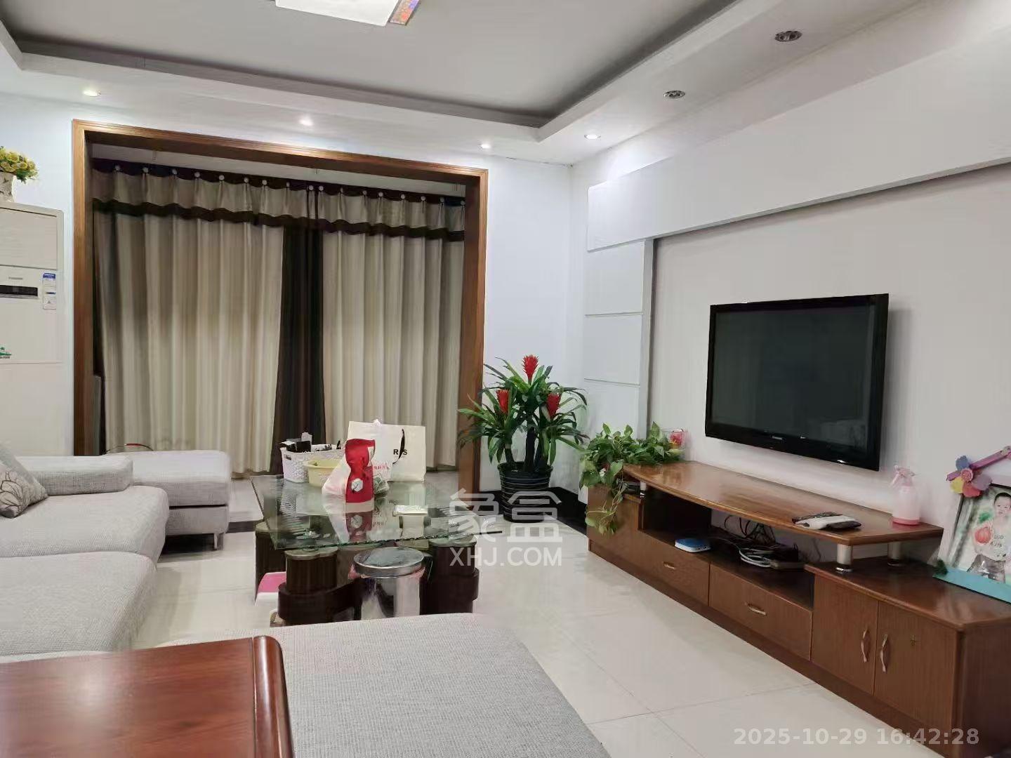 暮云安置区  3室2厅1卫    1200.0元/月 暮云安置区  3室2厅1卫    1200.0元/月室内图