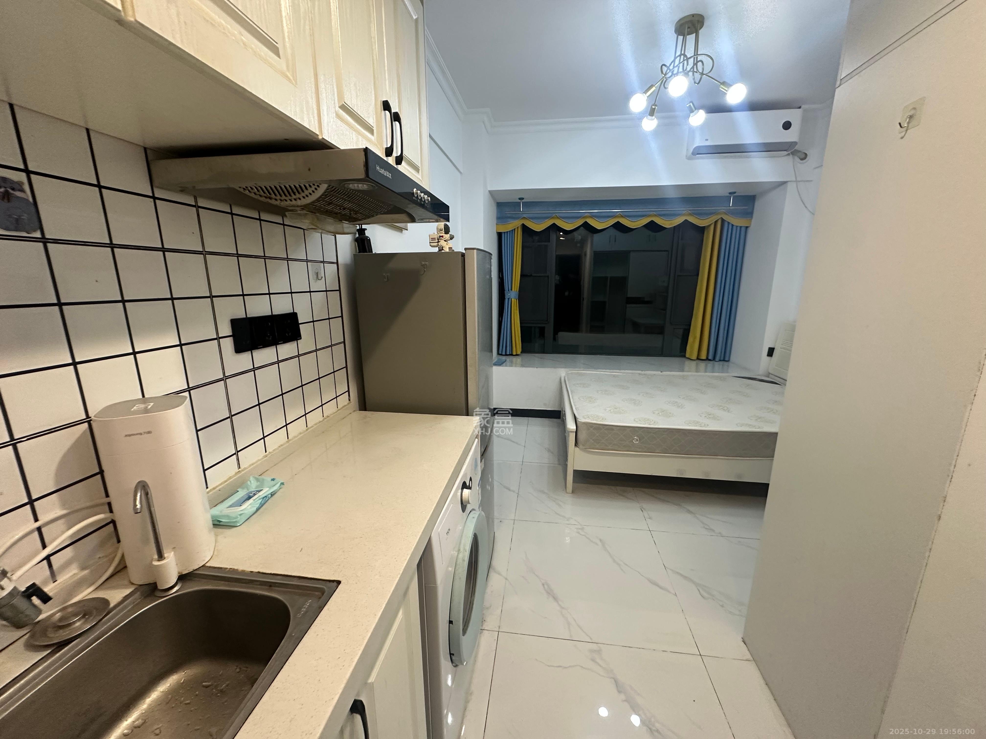 龙湖湘江星座（祺鑫星座公寓）  1室1厅1卫    1400.0元/月室内图