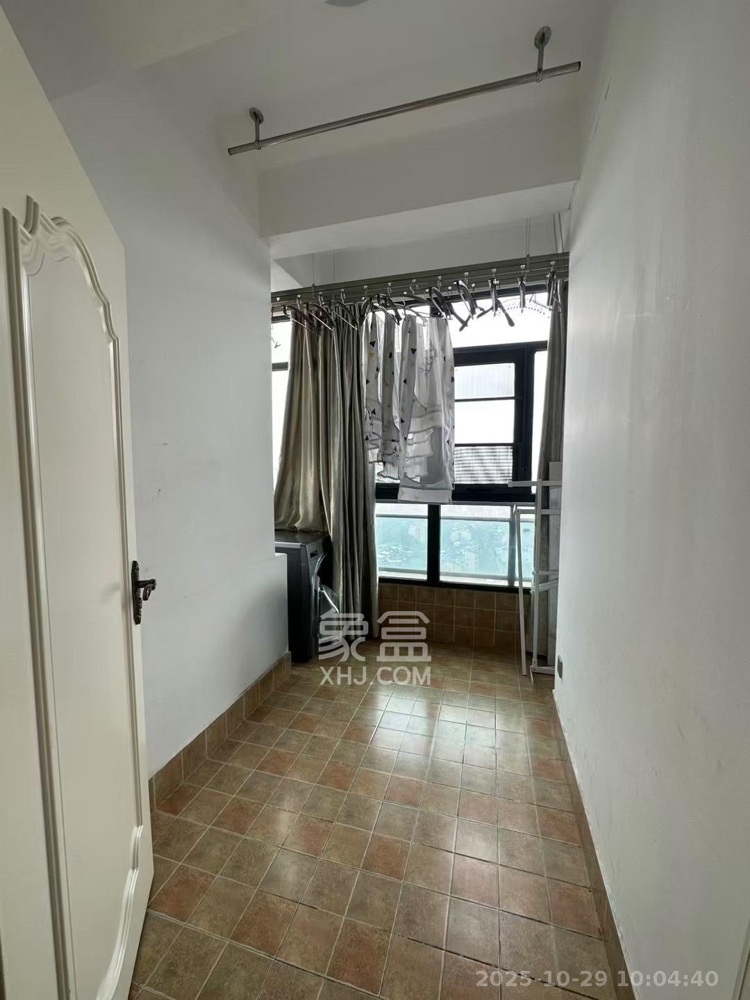 湘府9号 3室2厅2卫 3500.0元/月 湘府9号 3室2厅2卫 3500.0元/月室内图