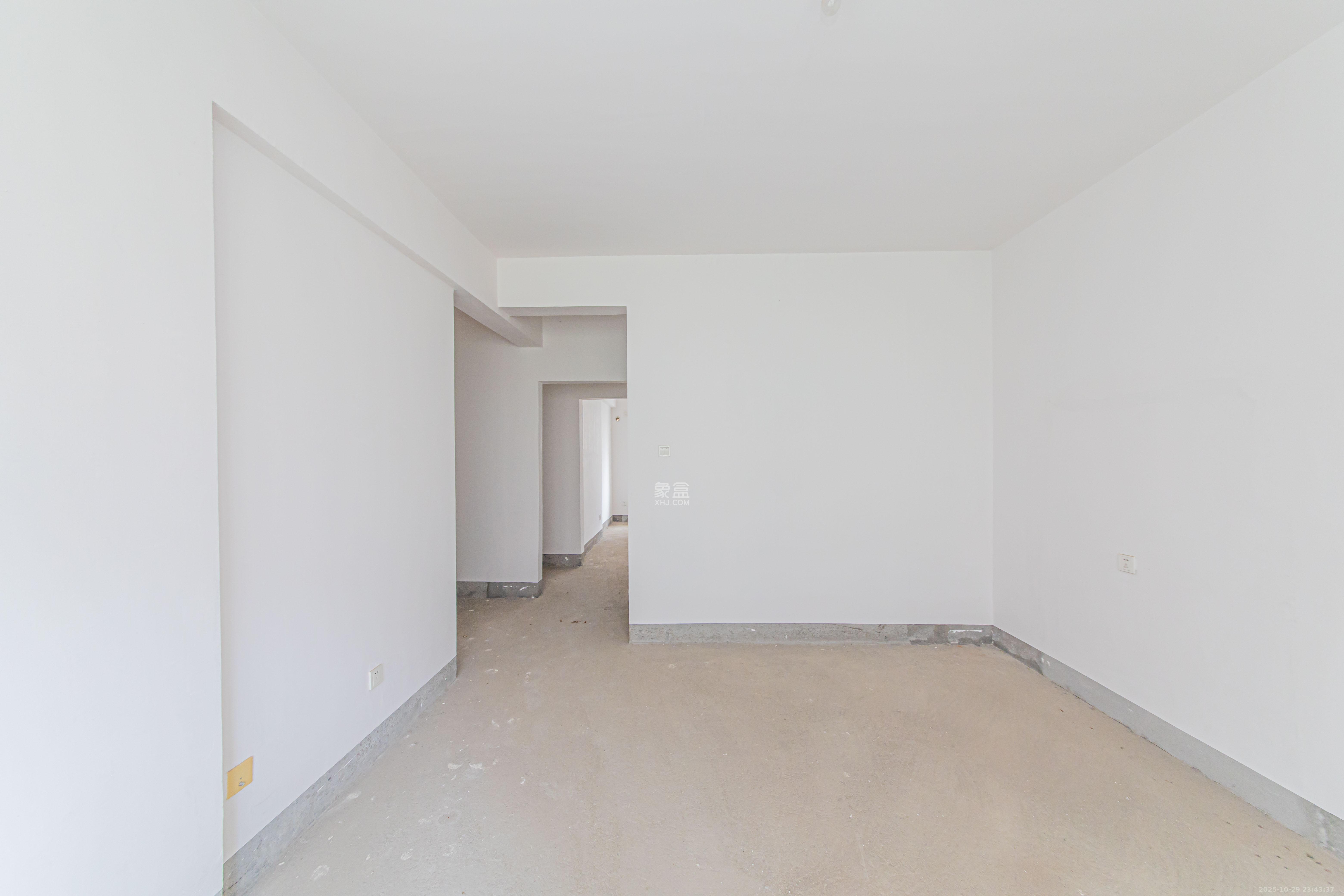 和美星城 4室2厅2卫 110.0万 和美星城 4室2厅2卫 110.0万卧室