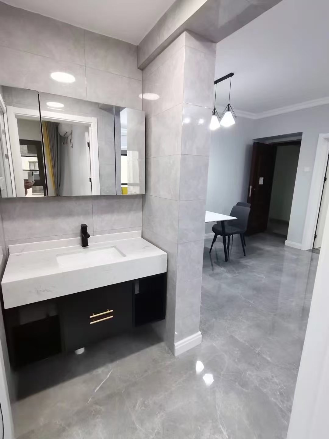 绿地海德公馆  2室1厅1卫    3400.0元/月室内图