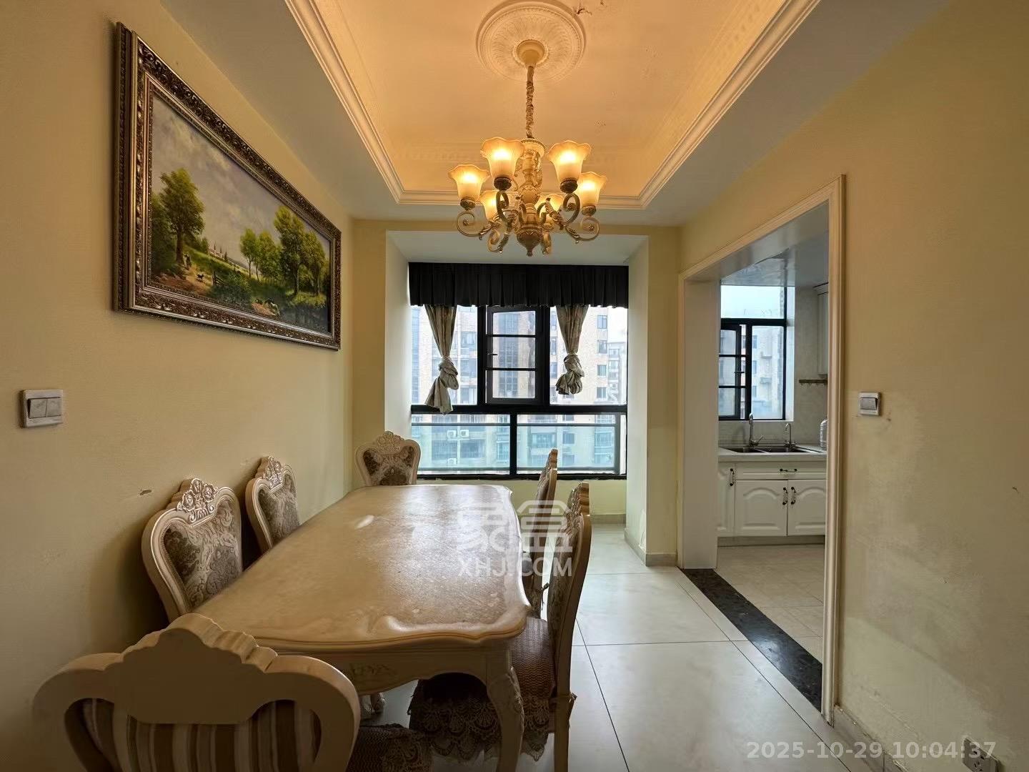 湘府9号 3室2厅2卫 3500.0元/月 湘府9号 3室2厅2卫 3500.0元/月室内图