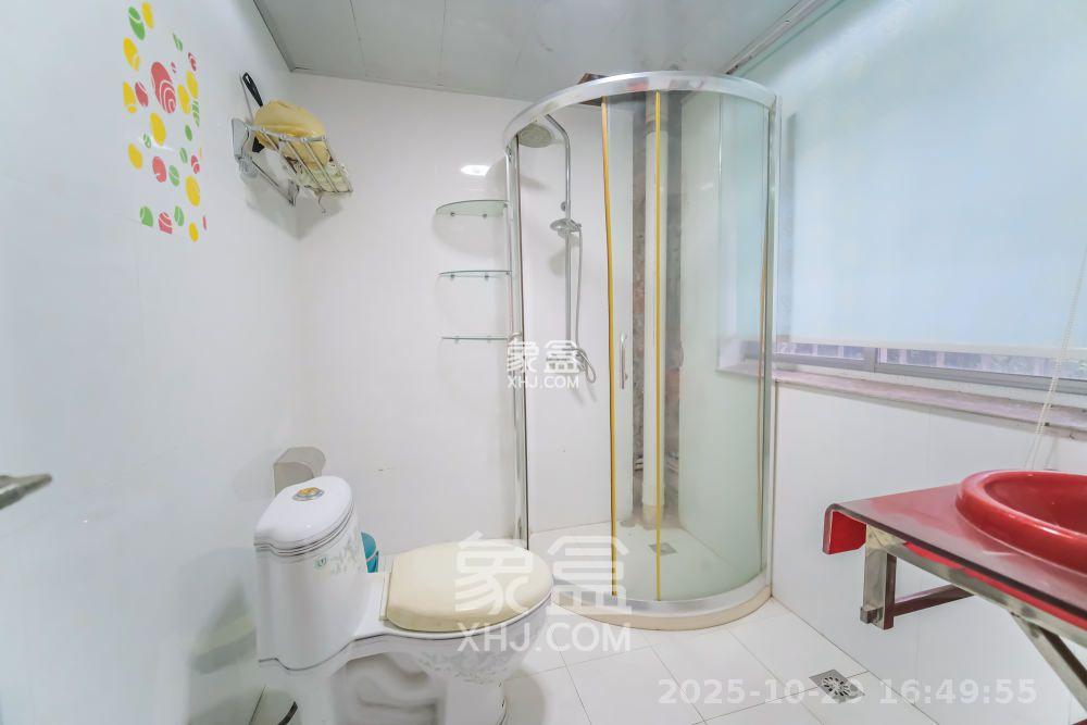 四季星城  3室2厅2卫    1700.0元/月室内图