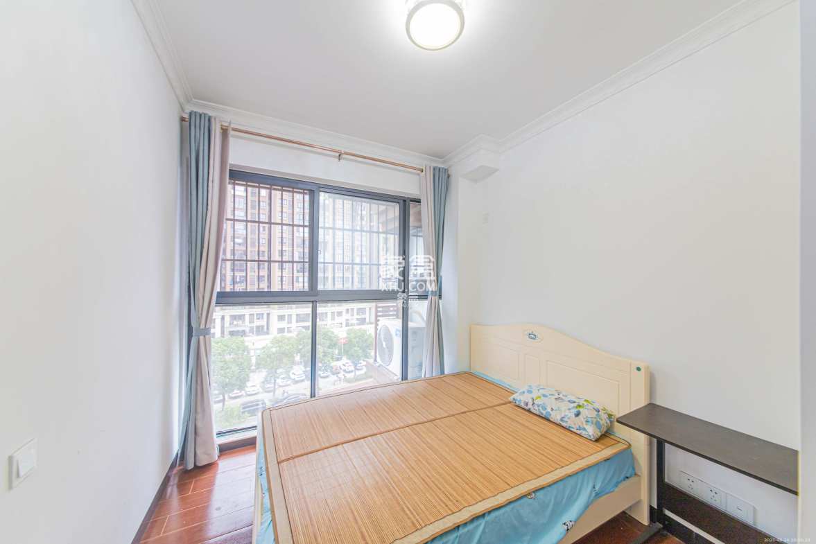 夏威夷碧水春城(碧桂园城市花园) 3室2厅1卫 2300.0元/月 夏威夷碧水春城(碧桂园城市花园) 3室2厅1卫 2300.0元/月室内图