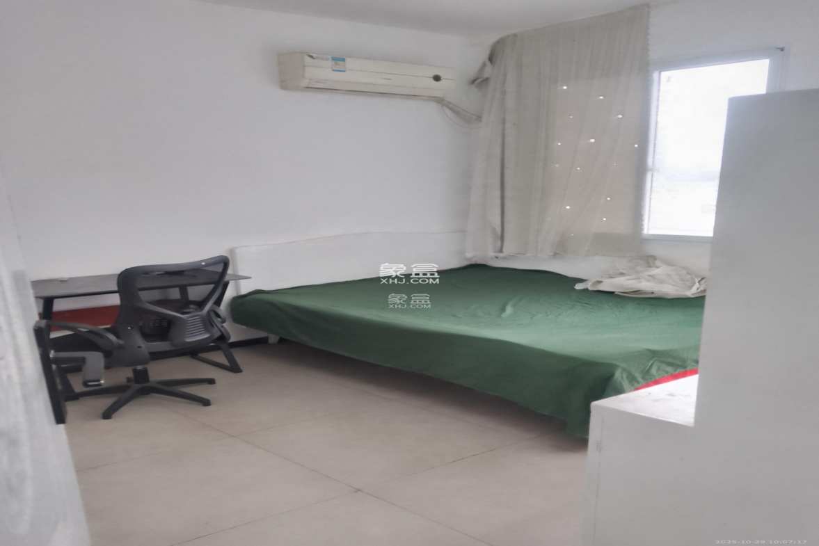 向东南社区 1室1厅1卫 1100.0元/月 向东南社区 1室1厅1卫 1100.0元/月室内图